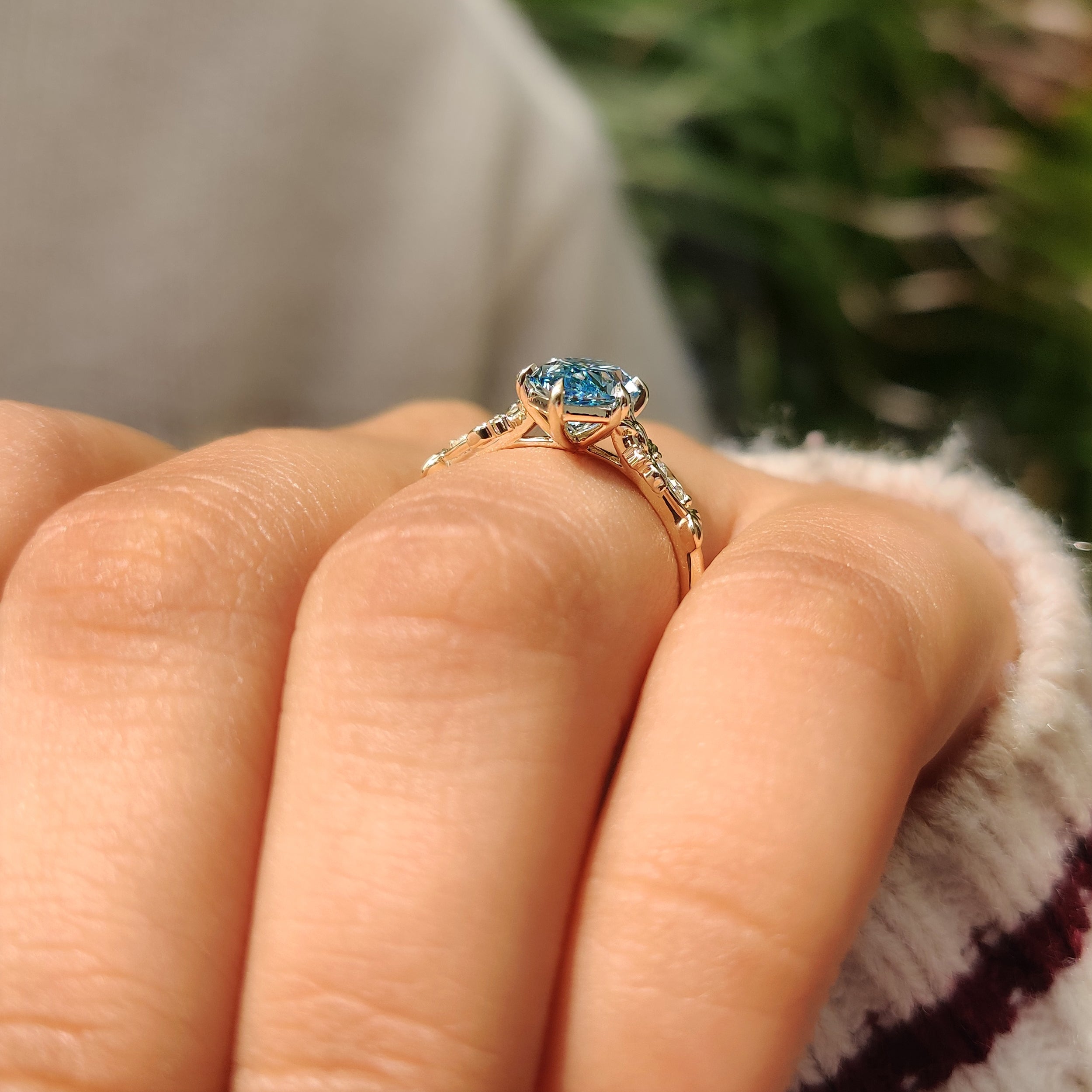 Blue Dutch marquise ring with handmade diamond details
