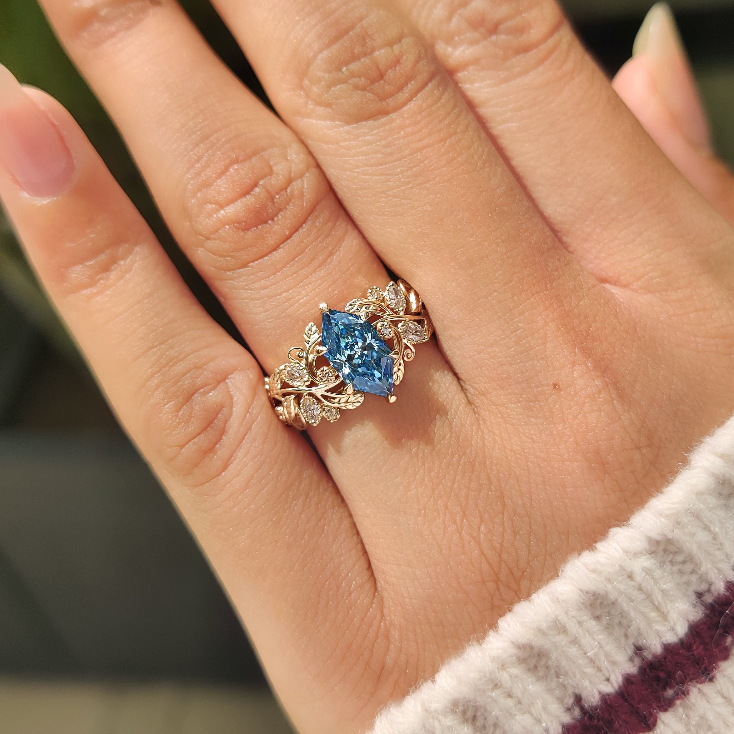 Floral Dutch marquise ring with milgrain details
