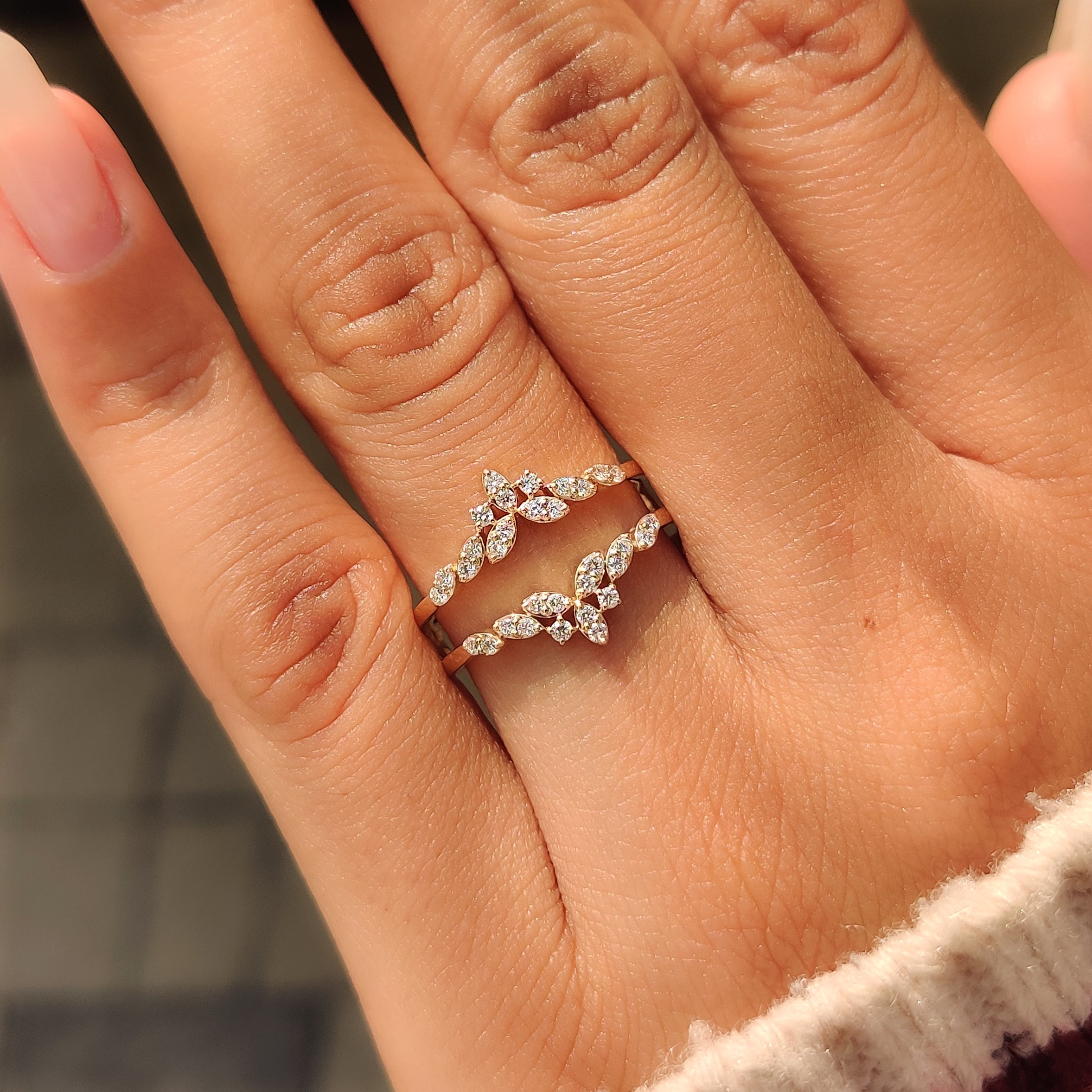 Round diamond wedding band in yellow gold.
