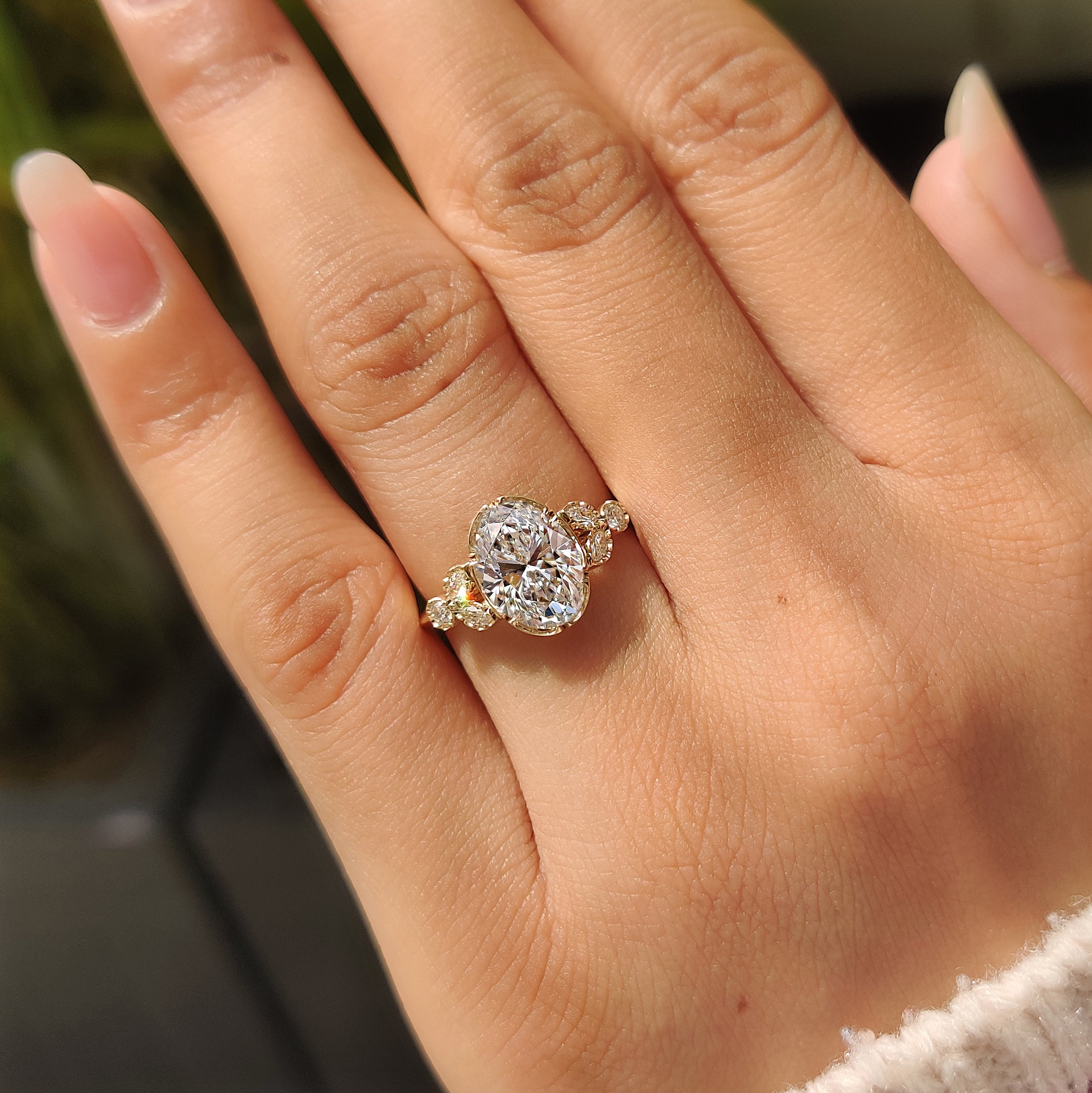 Knife edge shank oval diamond ring
