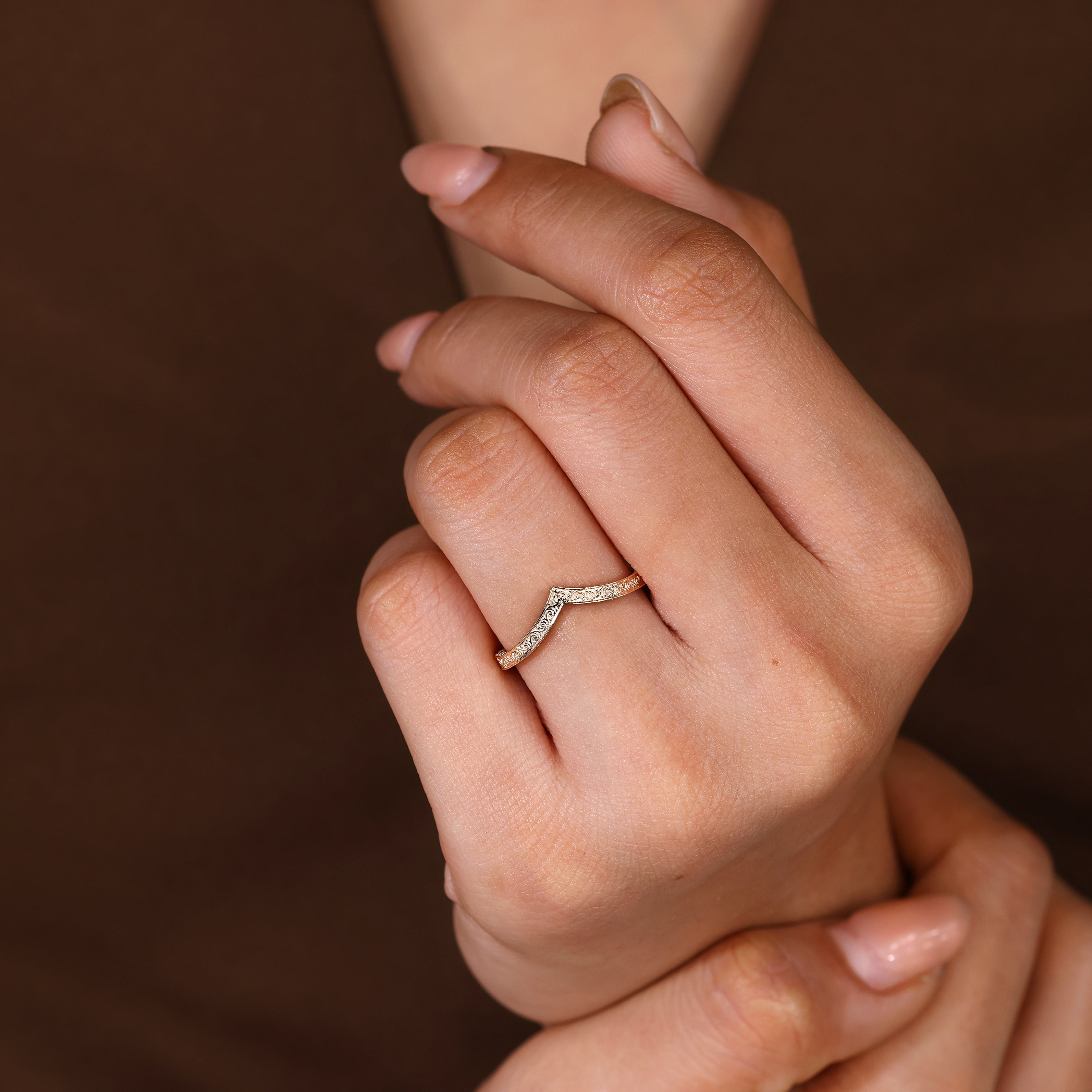 Marquise solitaire ring with six prongs and split shank
