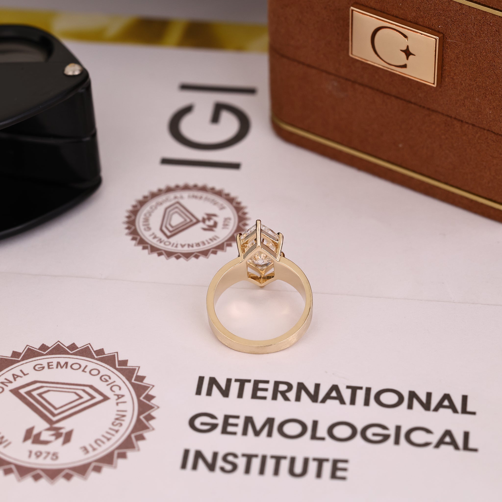 IGI certified Dutch marquise diamond ring.

