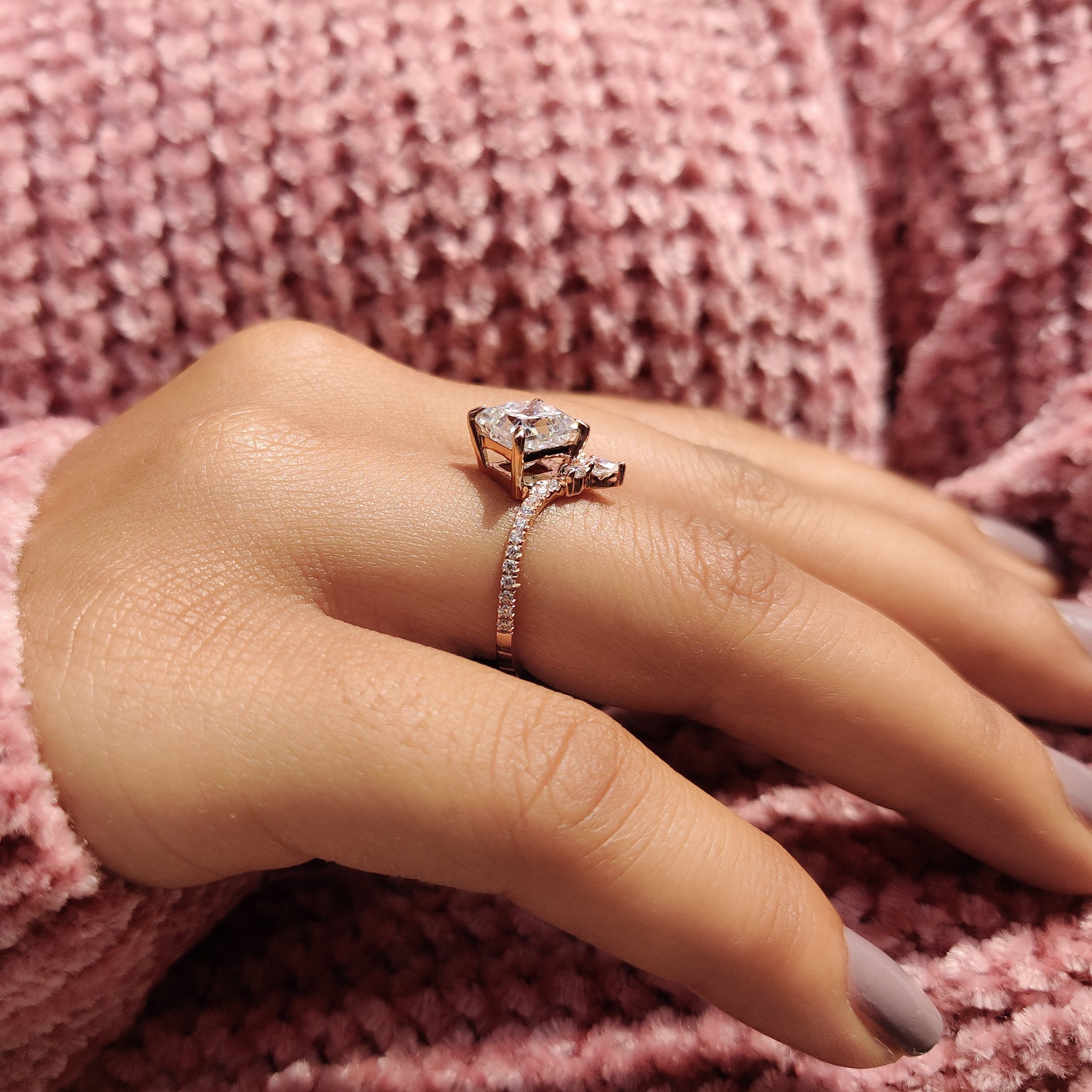 Gold proposal ring with round cut pave band