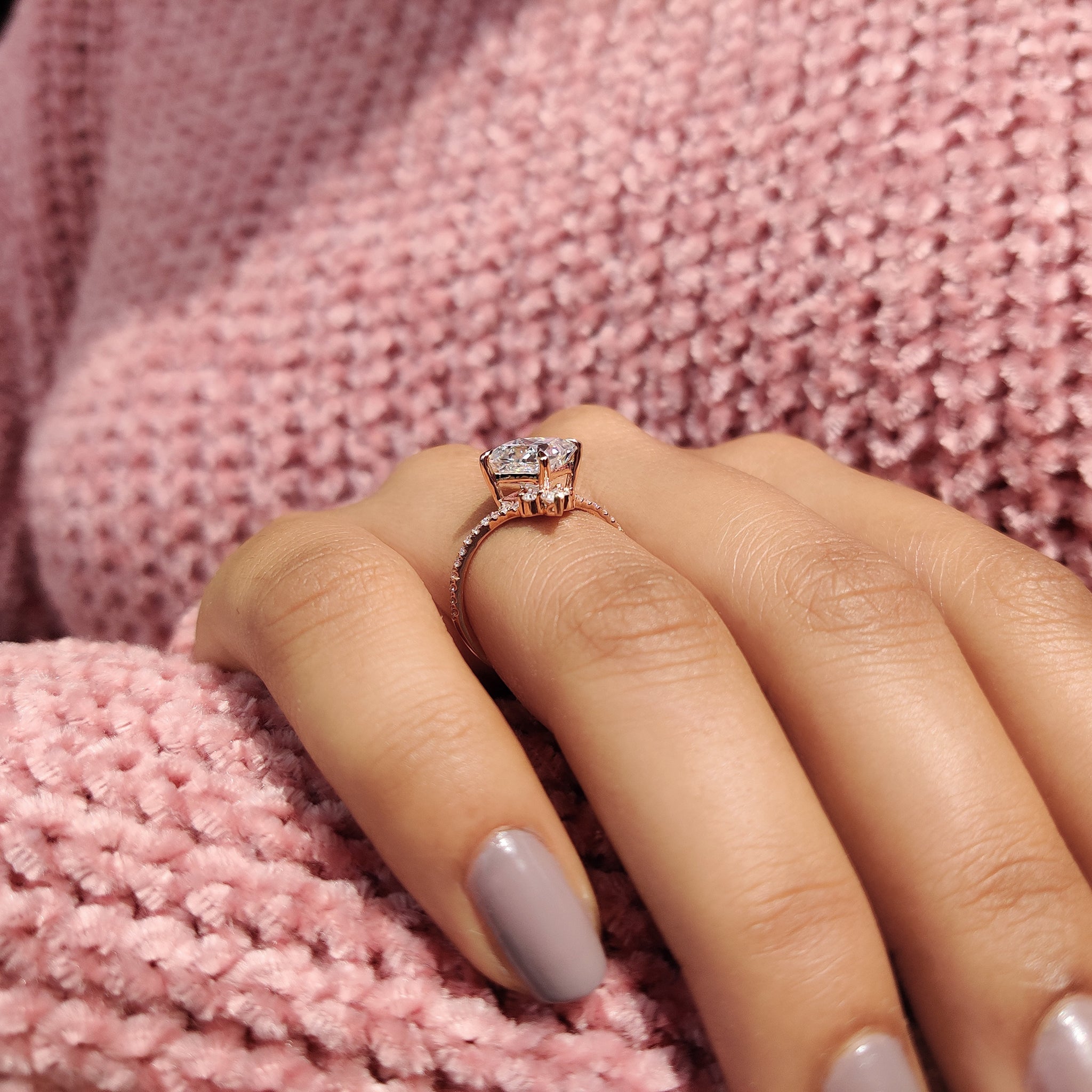 Round cut ring with pave band in rose gold
