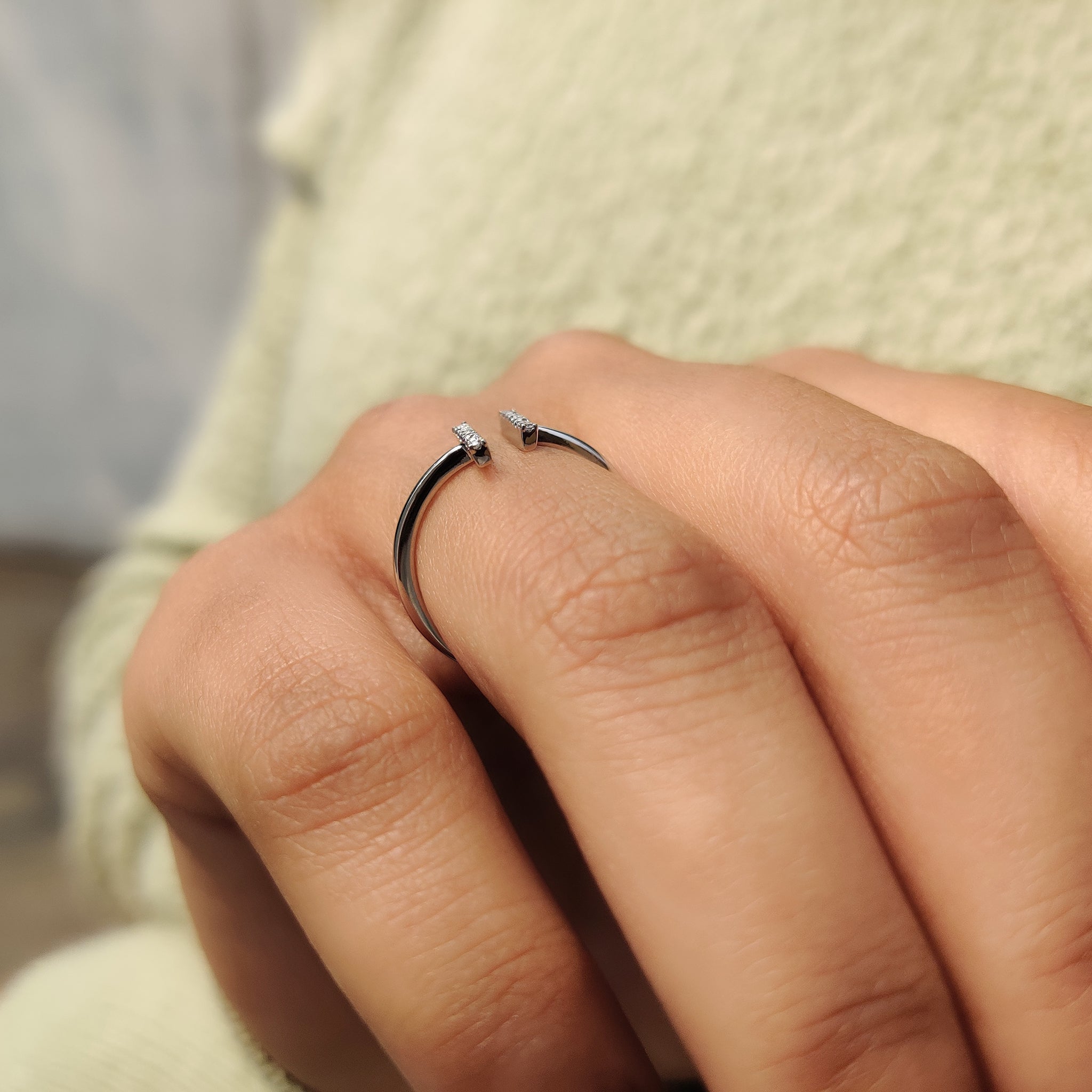 Carat Diamonds ring made in white gold.
