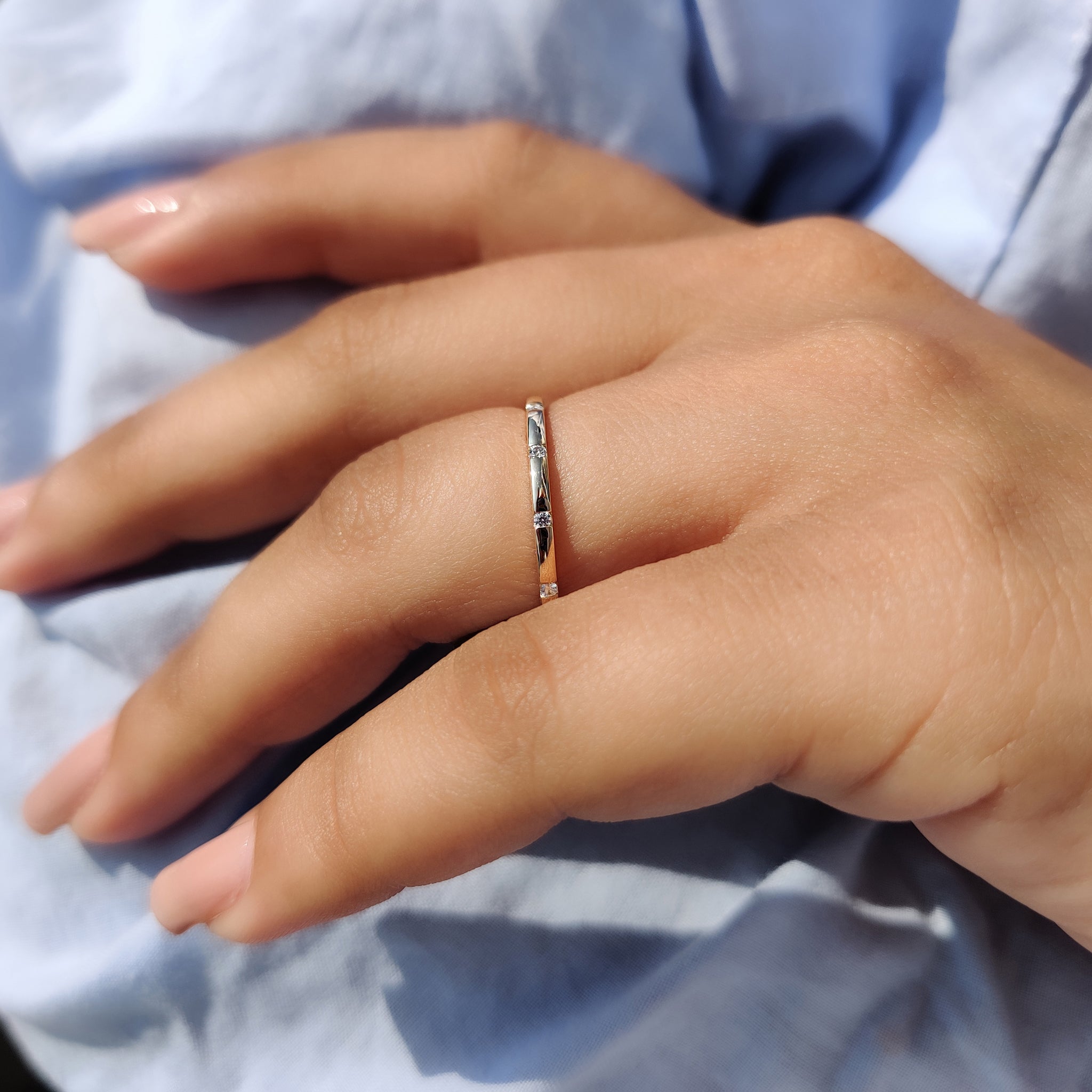 Yellow Gold Wedding Band - Round Diamond