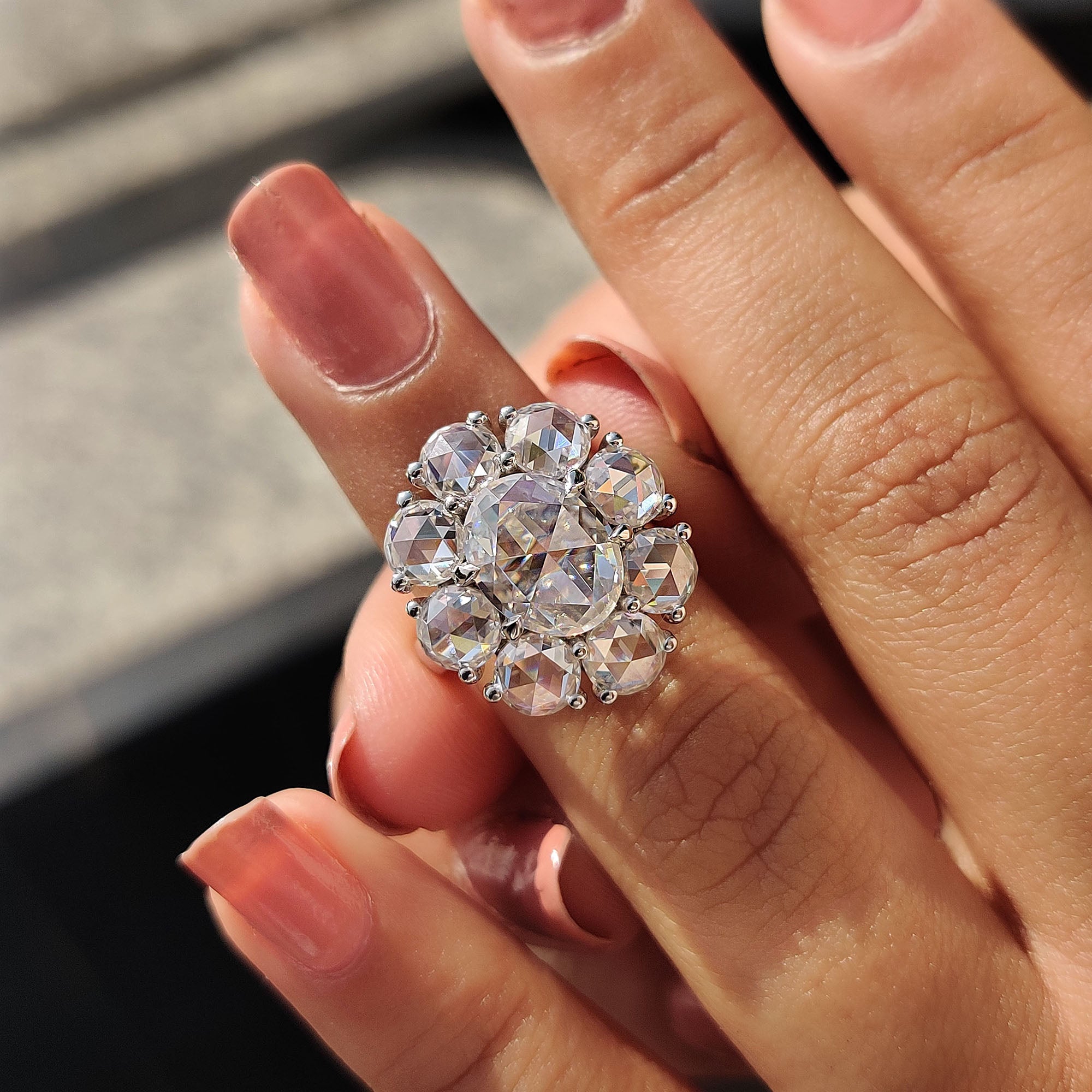 Round prong setting keeps the gem safe while showing its shape.
