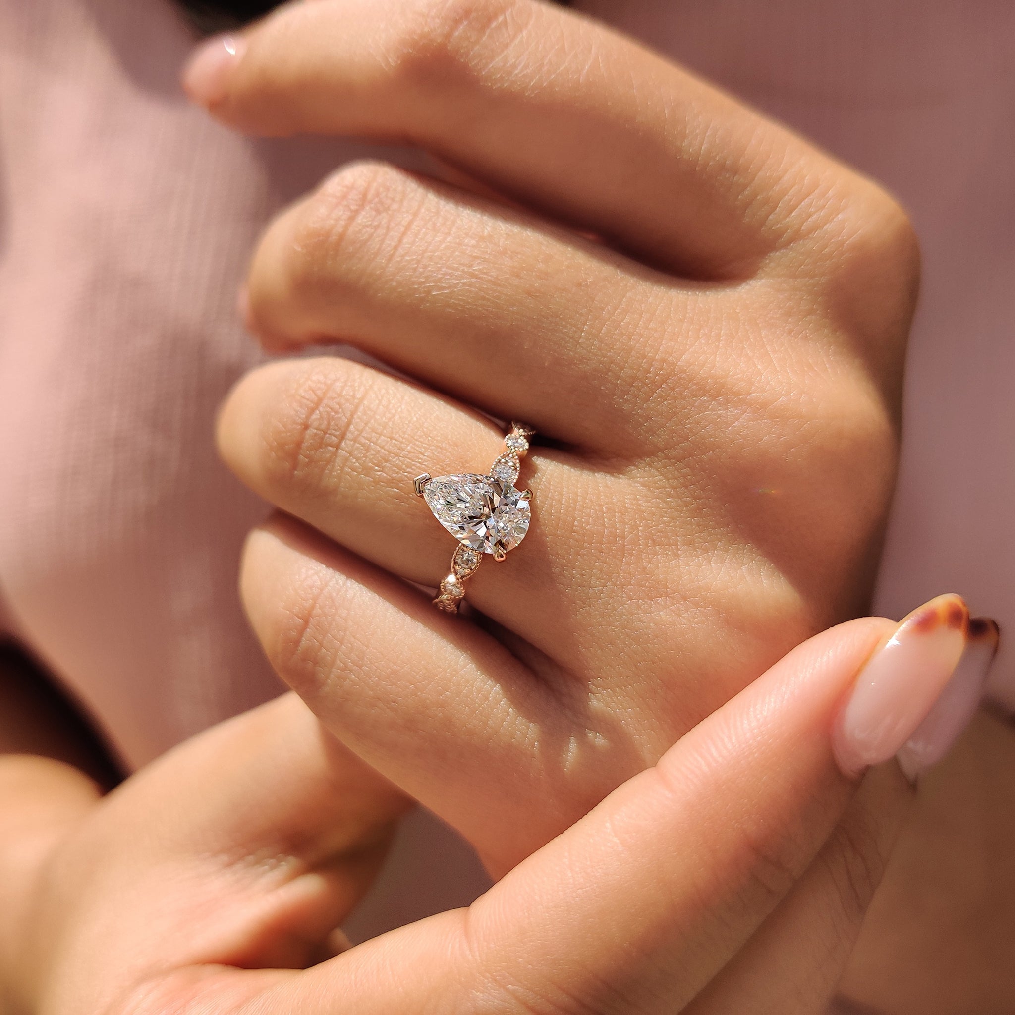 The marquise shape outline adds extra definition to the design.

