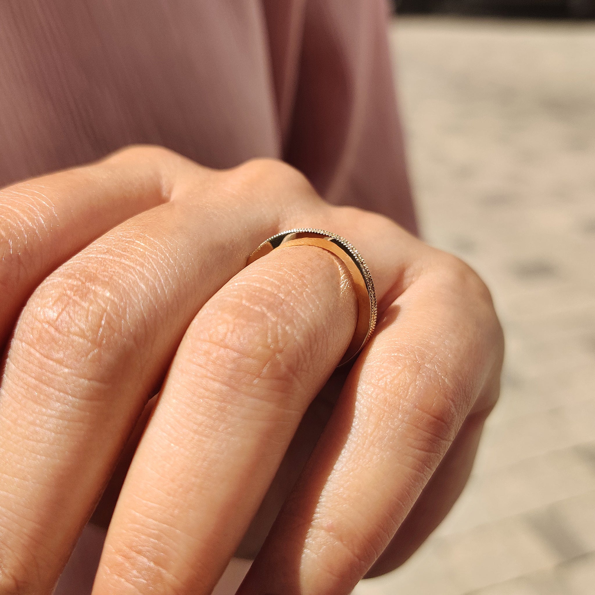 Round Diamond Curved Wedding Ring With Milgrain style