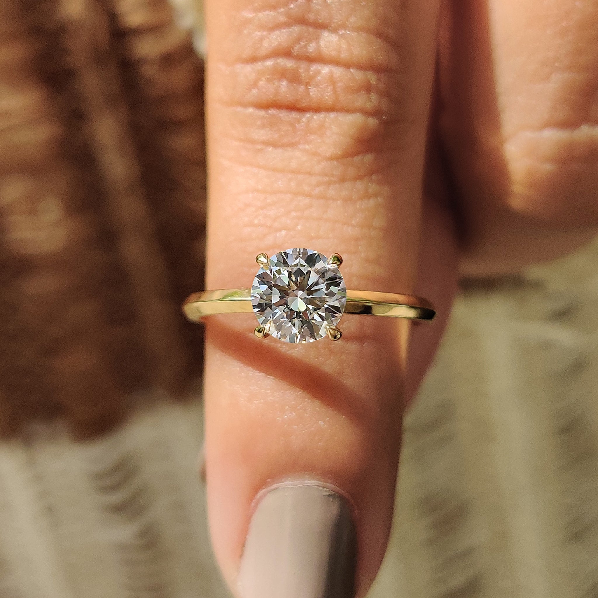 Round Diamond Engagement Ring With knife edge shank style