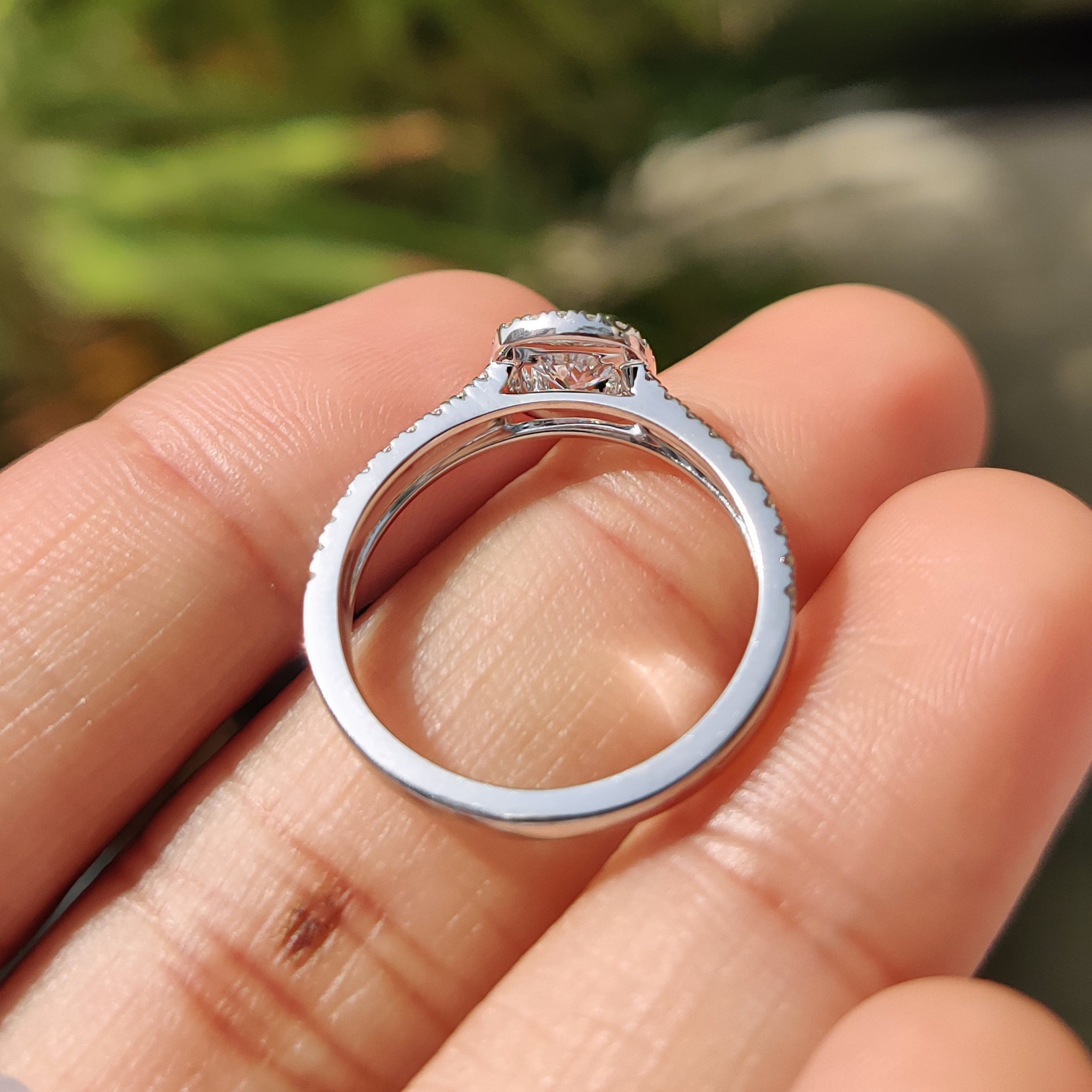 4 prong setting with round cut engagement ring.

