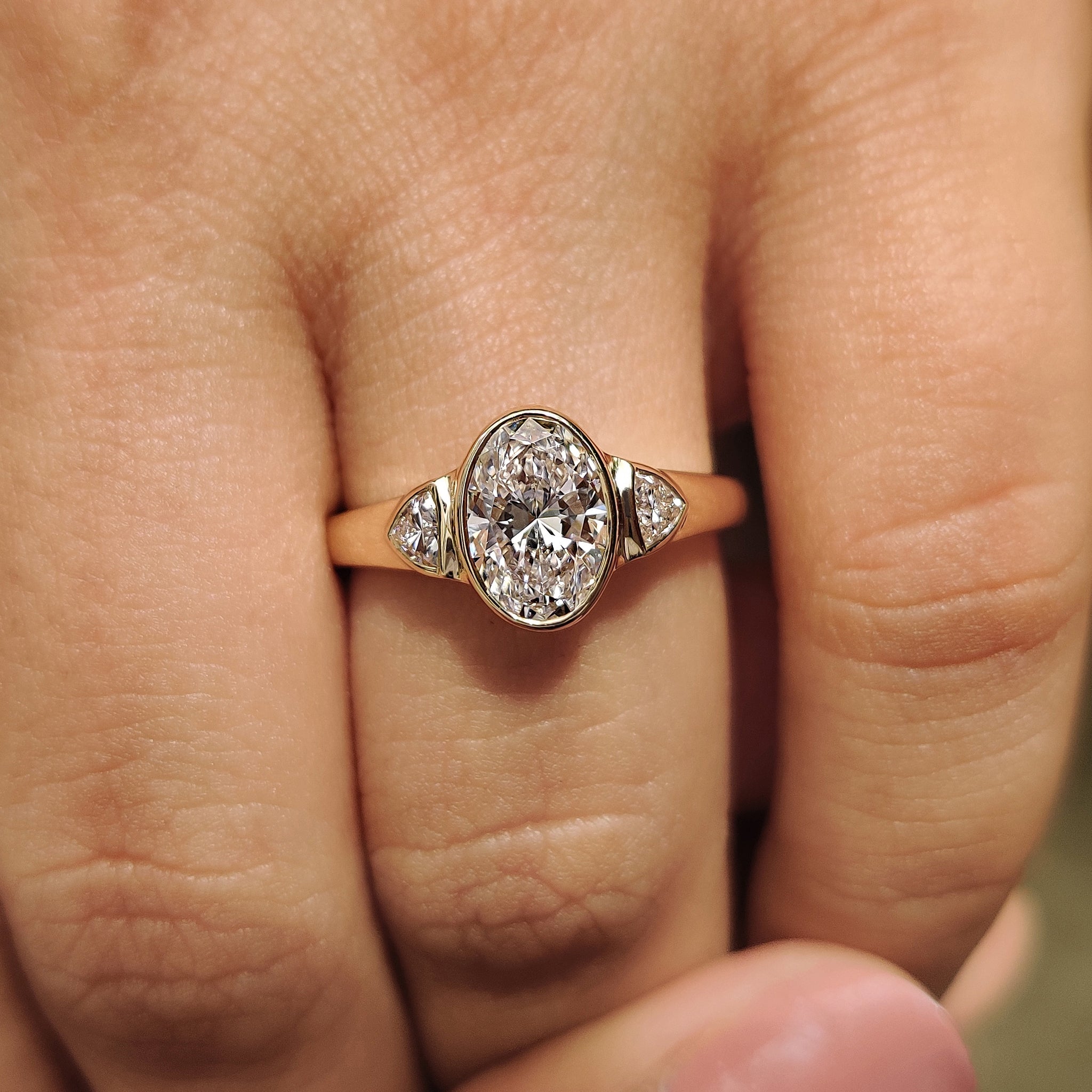 Handmade ring with IGI certified diamond.
