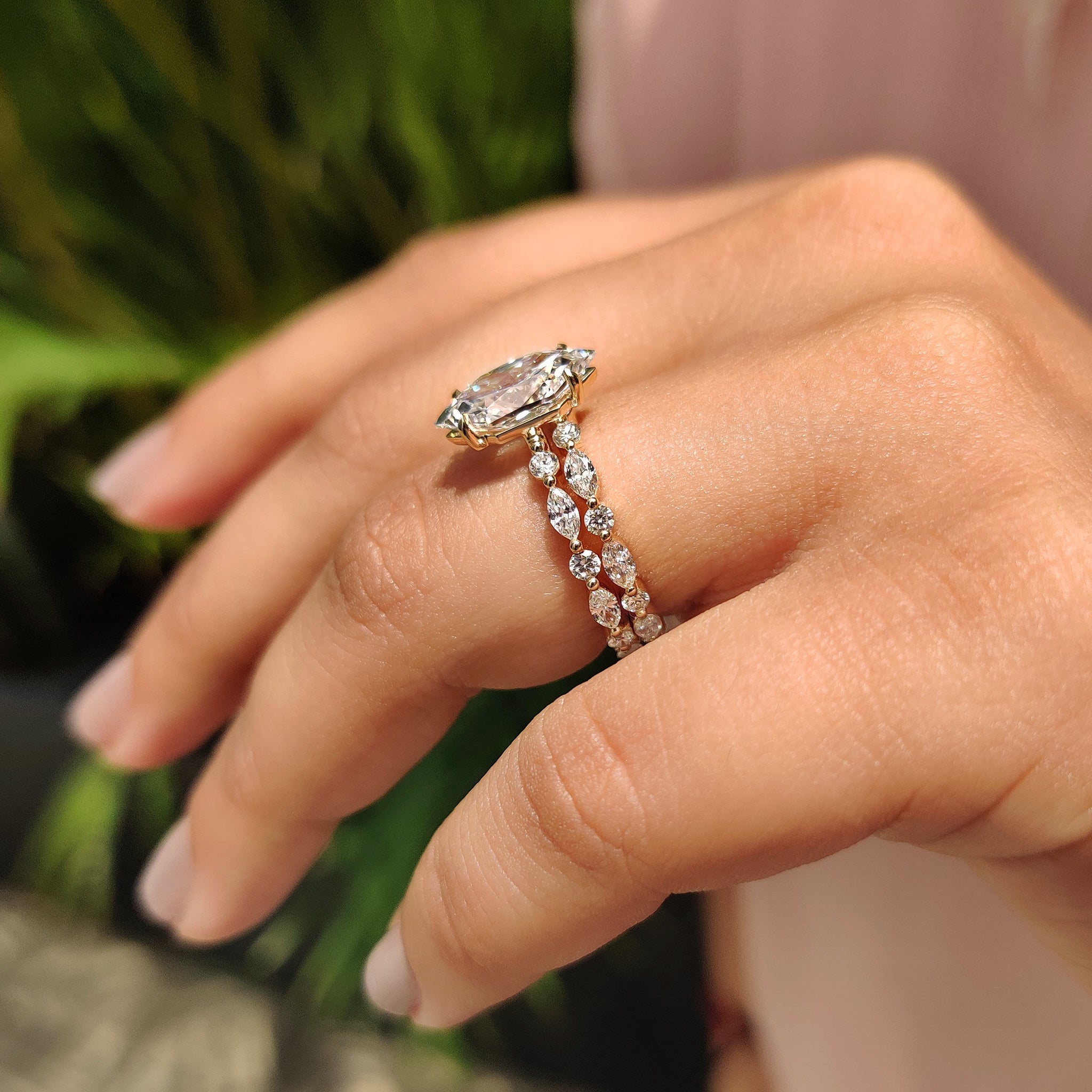 Open gallery ring with 4 claw prong setting.