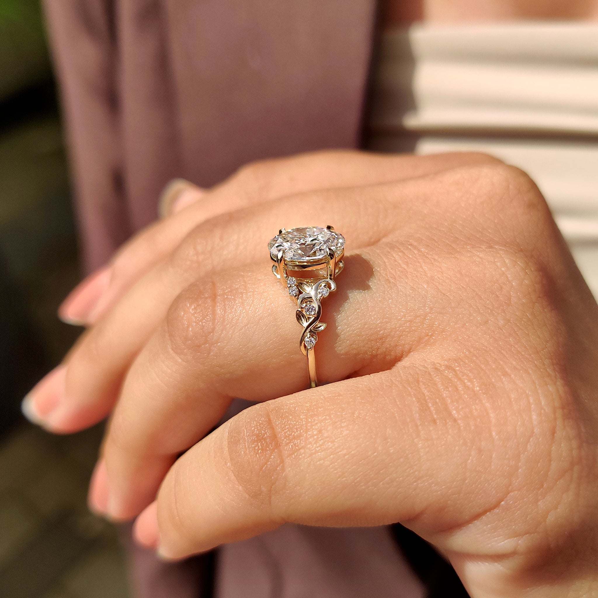 Handmade ring in IGI certified engagement ring.
