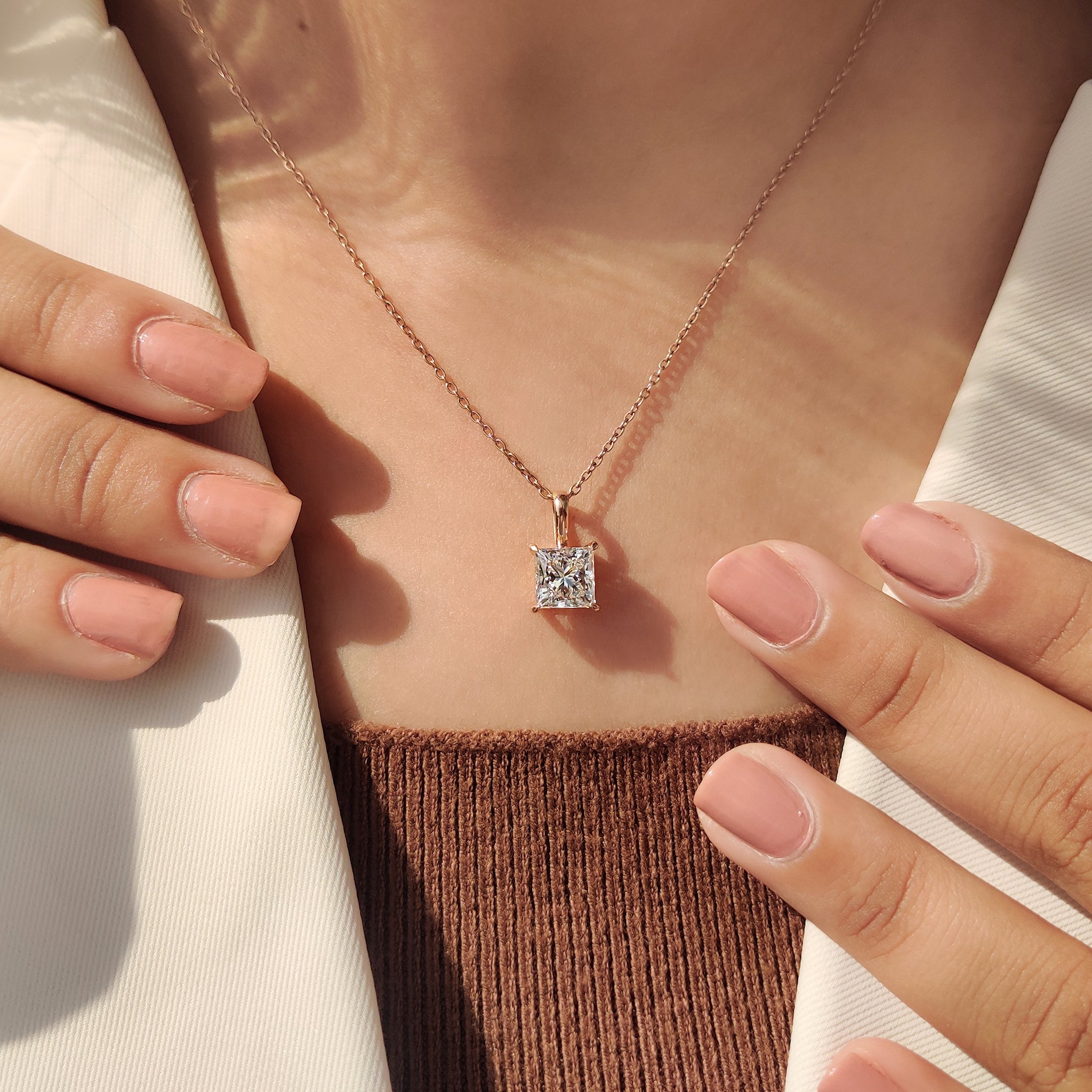 Buy diamond pendant with Lab Grown Diamond.
