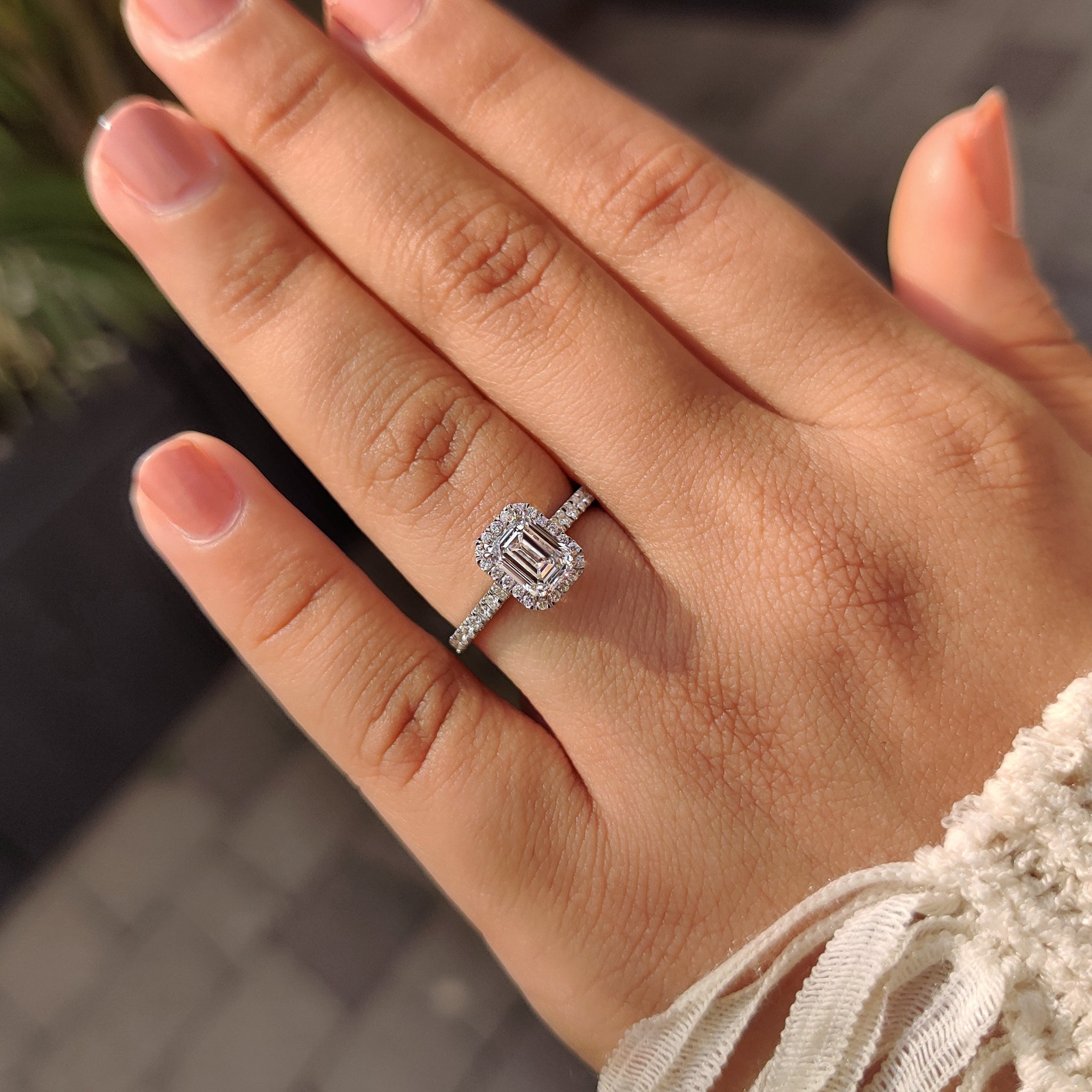 Emerald Engagement Ring in Dazzling Beauty