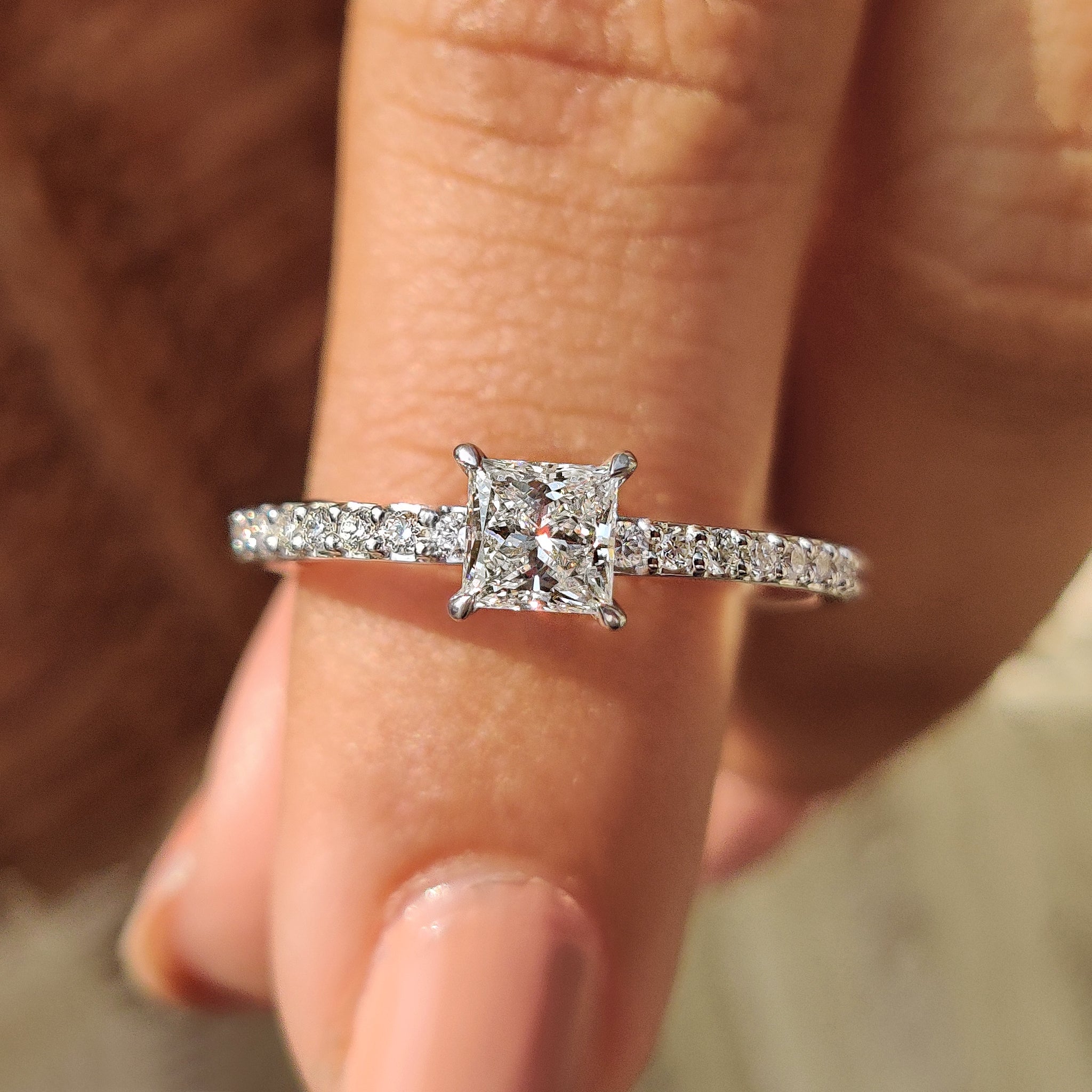 Princess cut diamond ring in white gold
