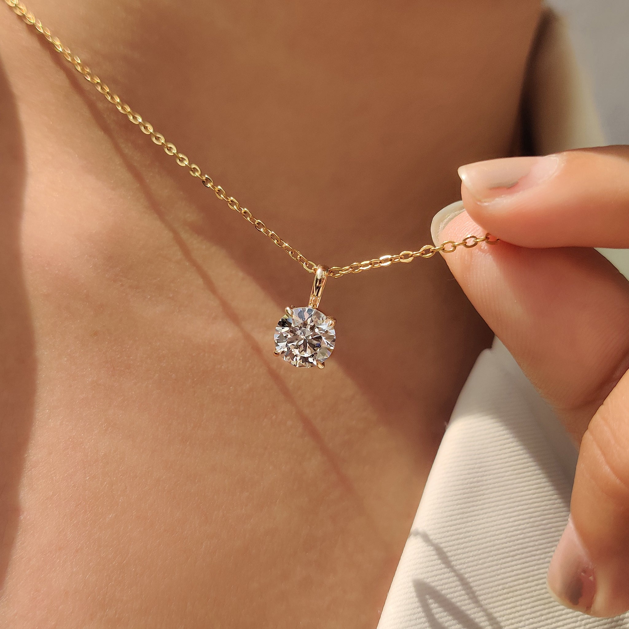 Carat Diamonds pendant in unique diamond pendant.
