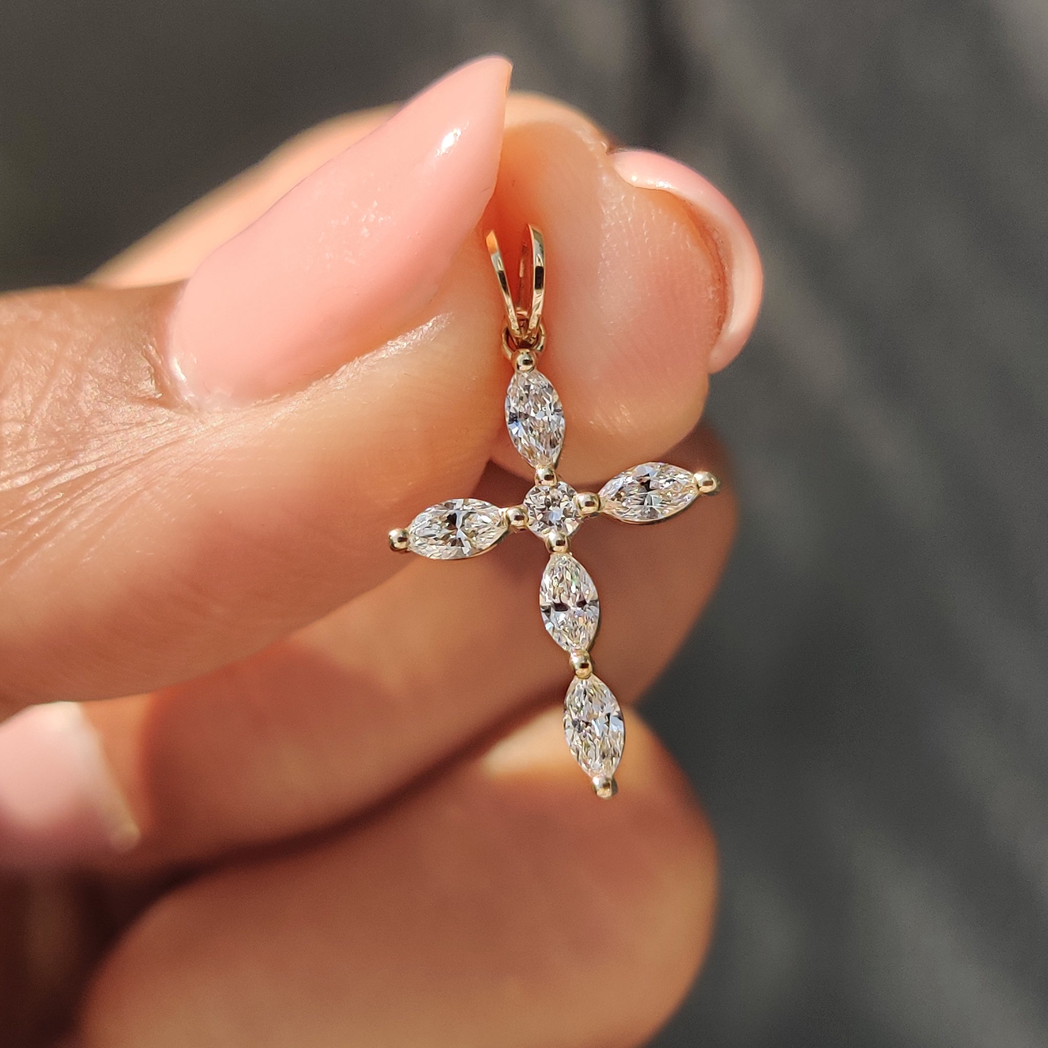 Handmade jewelry with carat diamonds pendant.
