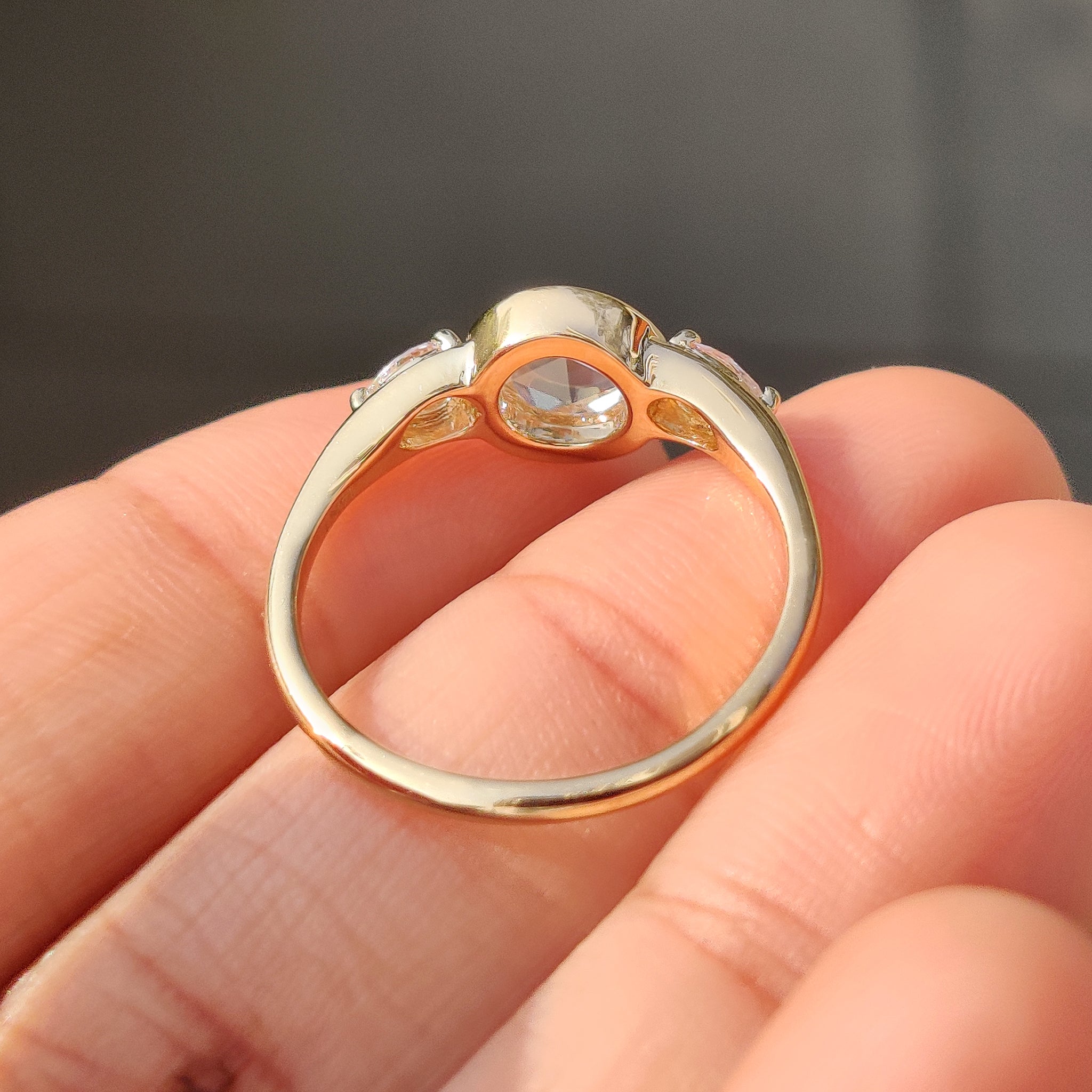 Carat Diamonds rose cut diamond ring.
