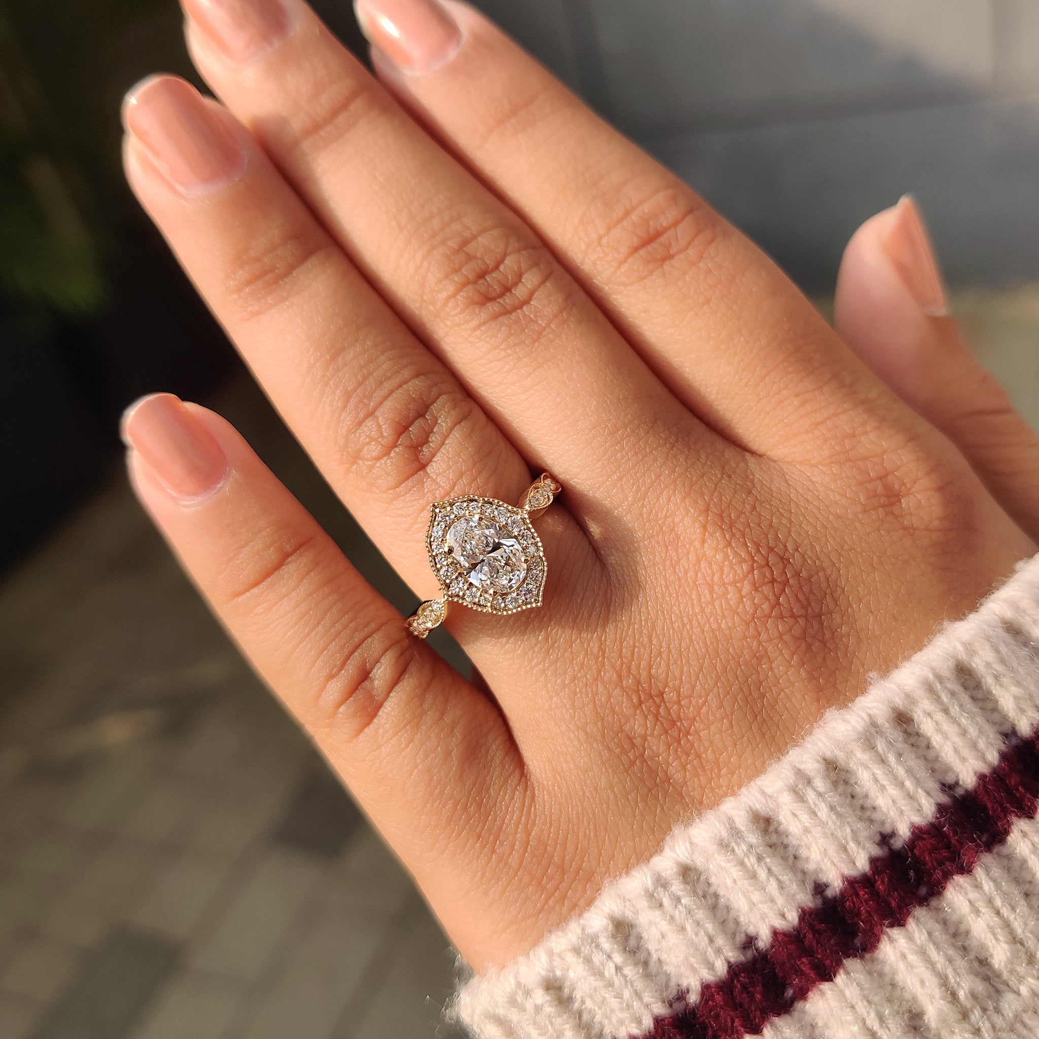 Handmade oval diamond ring with vintage look.
