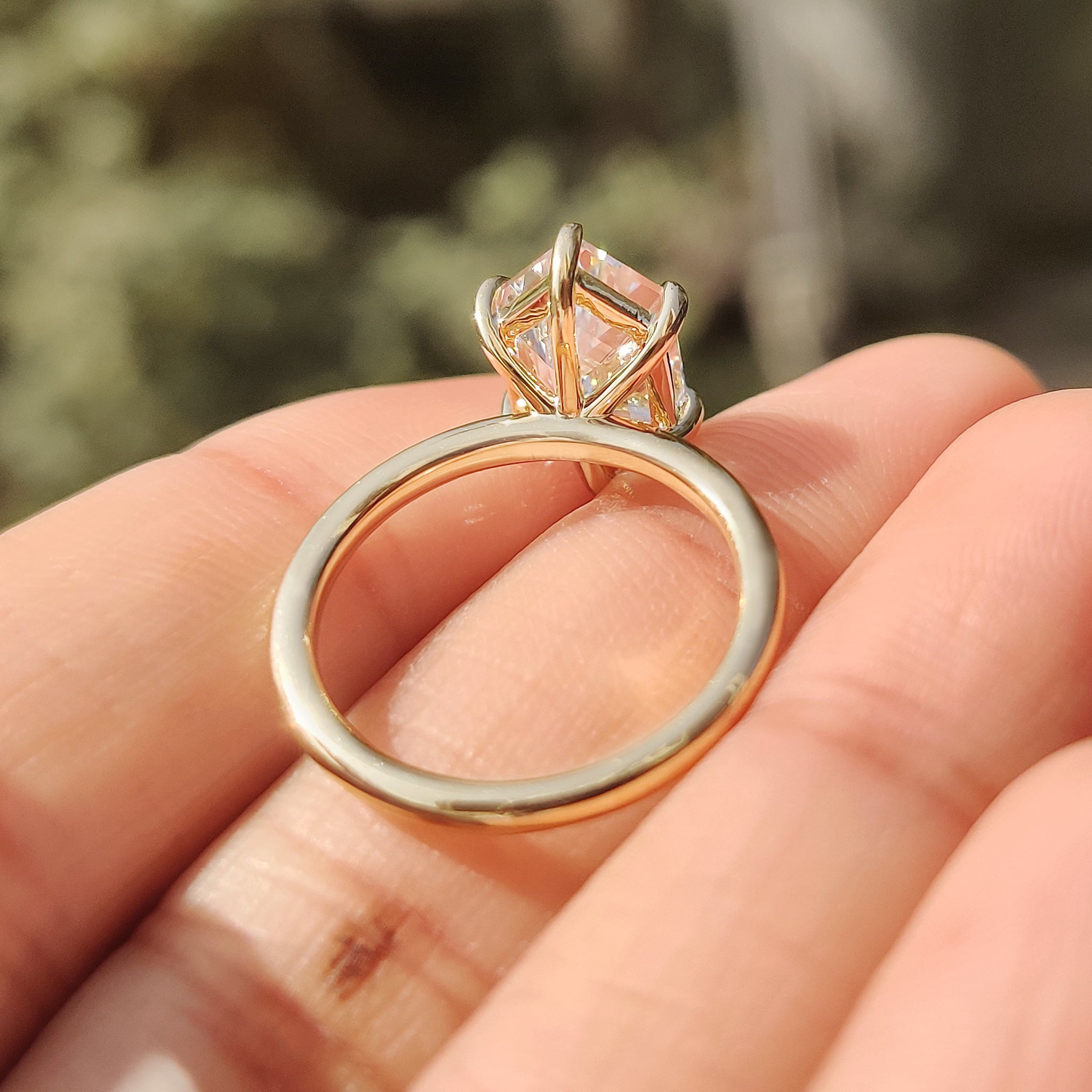 Solitaire diamond ring designed for daily comfort
