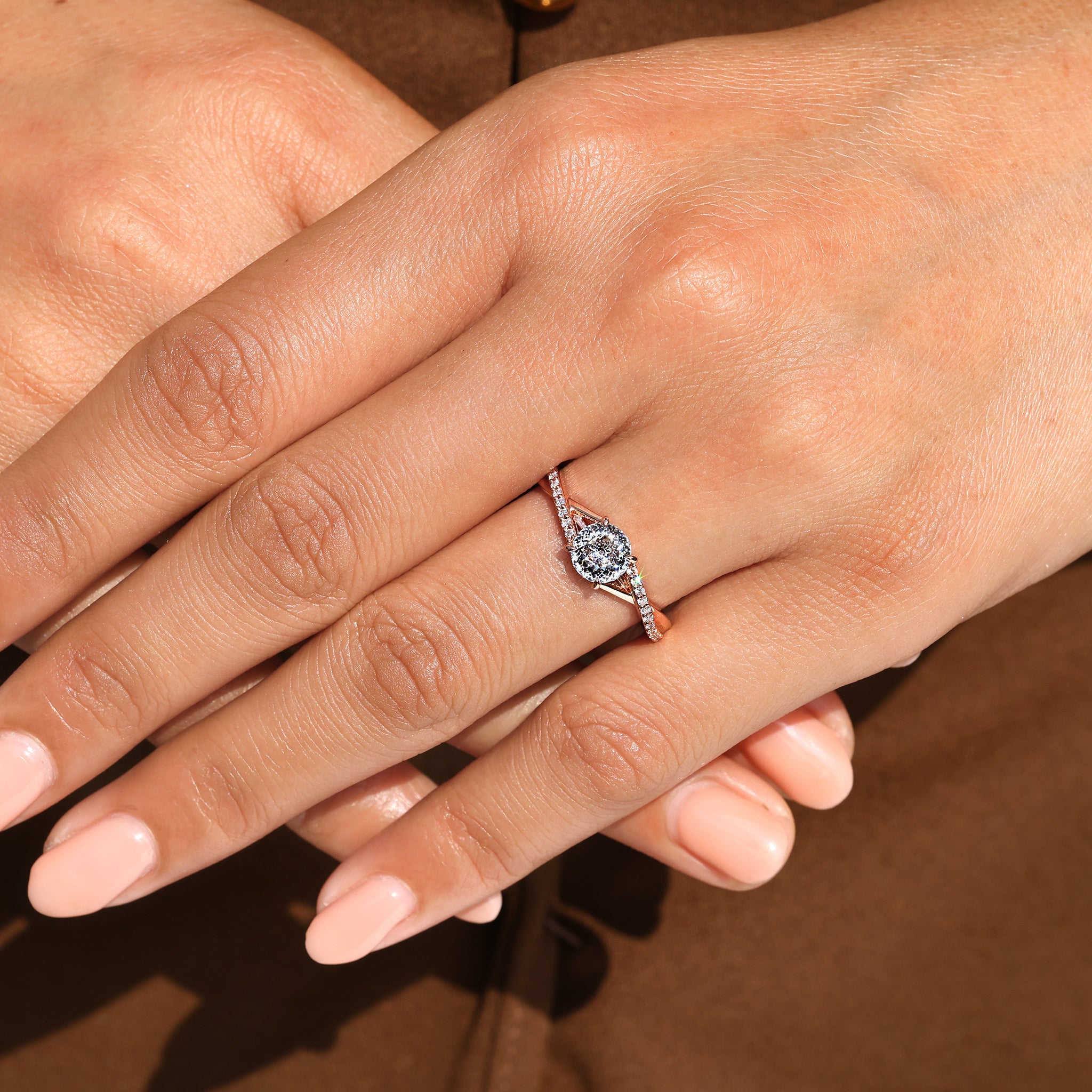 Round diamond pave style Portuguese ring.
