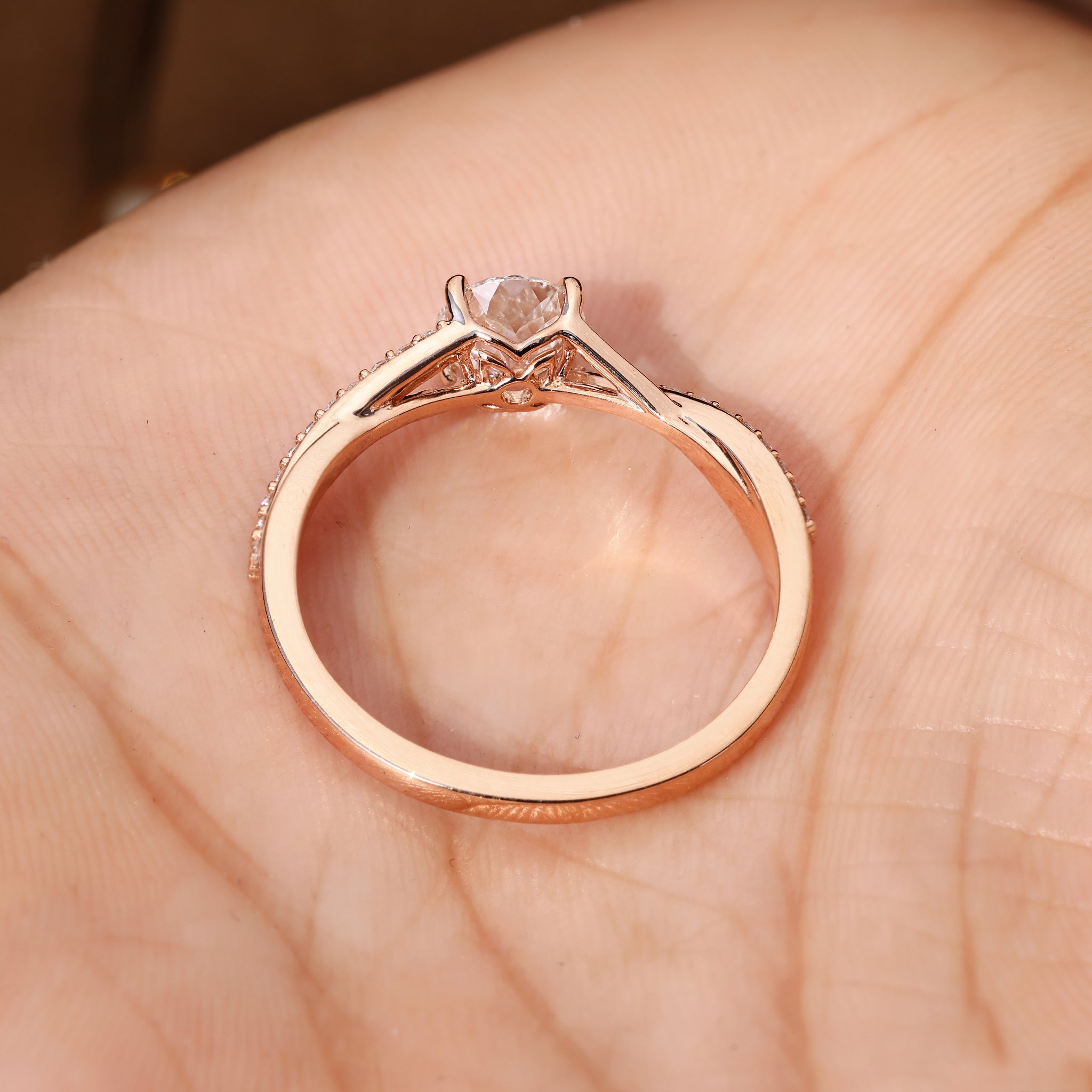 IGI certified Portuguese diamond ring.
