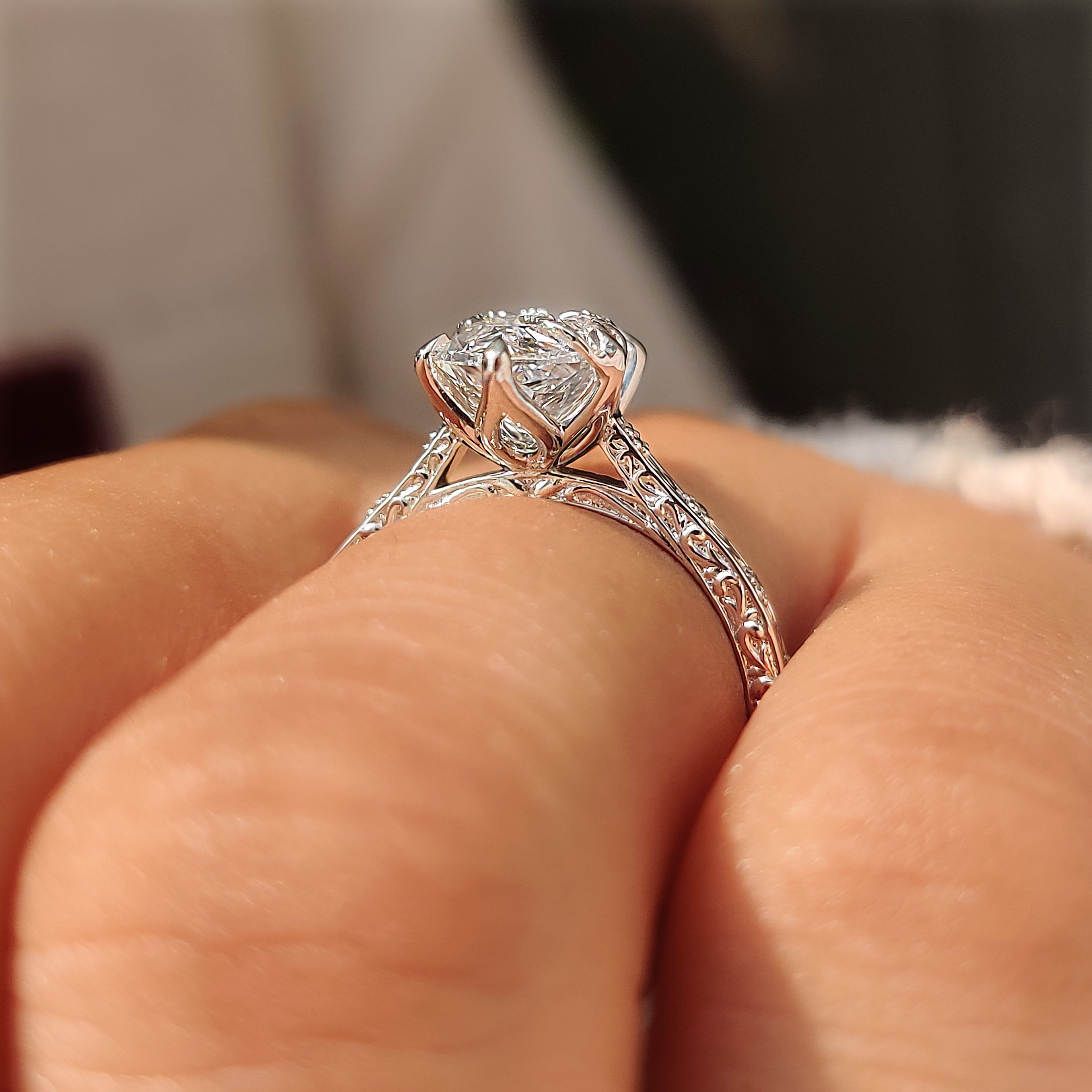 Nature inspired Dutch marquise ring with leaf prongs.
