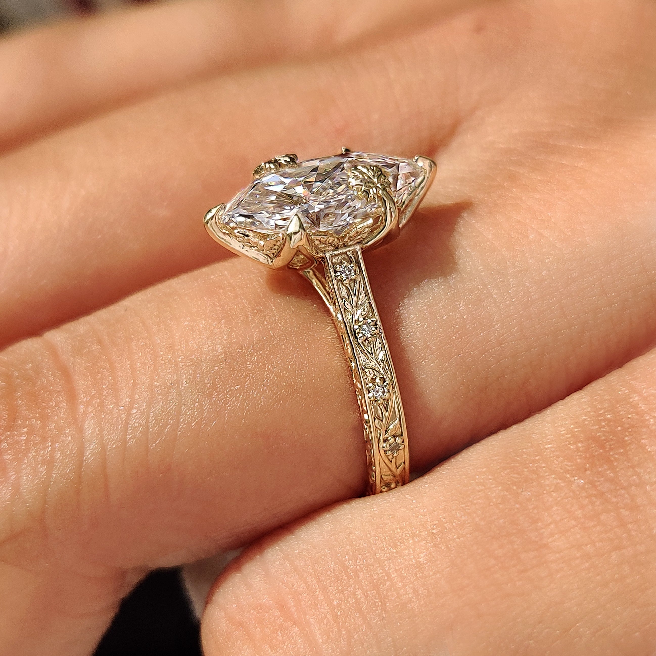 Nature inspired Dutch marquise diamond ring
