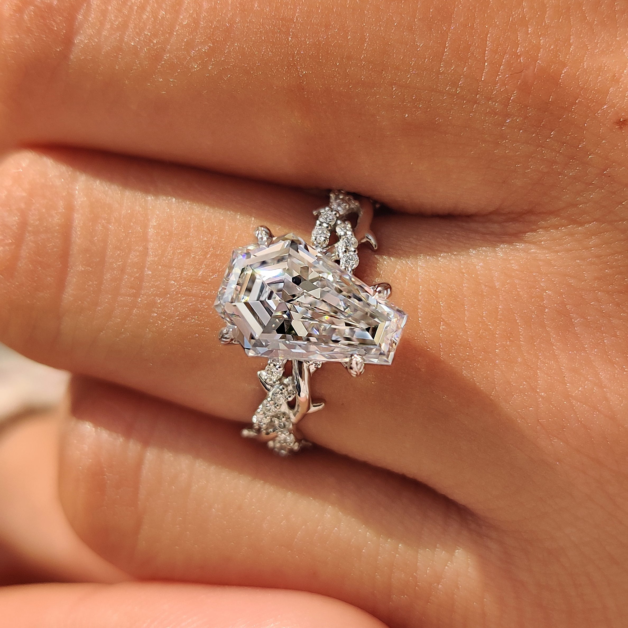 Nature Inspired Coffin Cut Diamond Twisted Thorn Ring