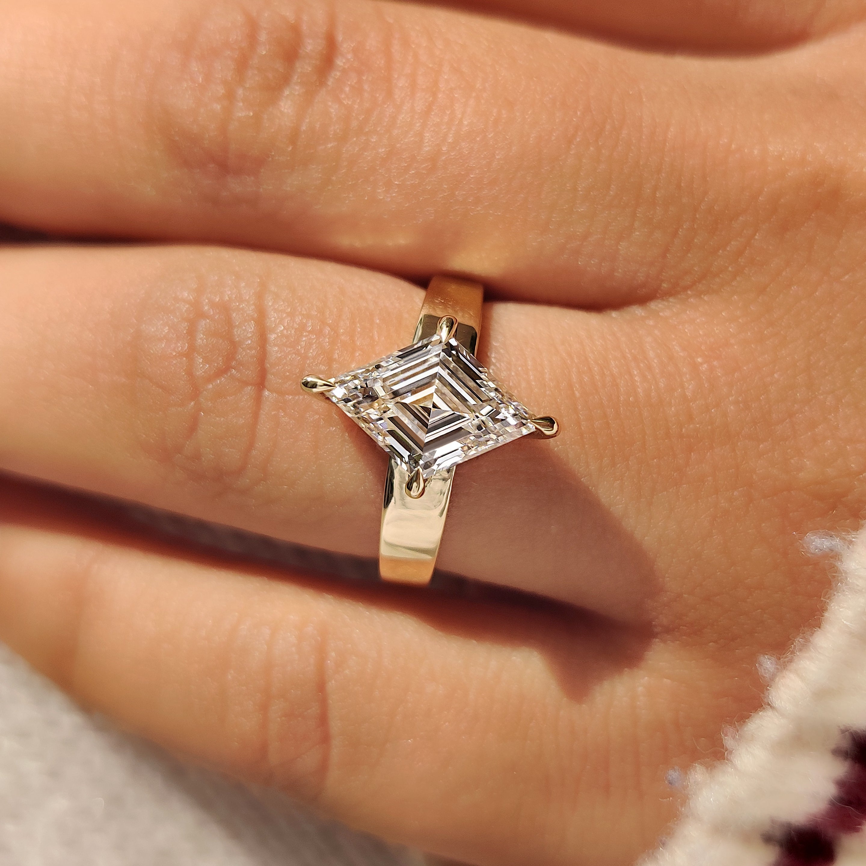 IGI certified lozenge diamond ring with tapered shank design
