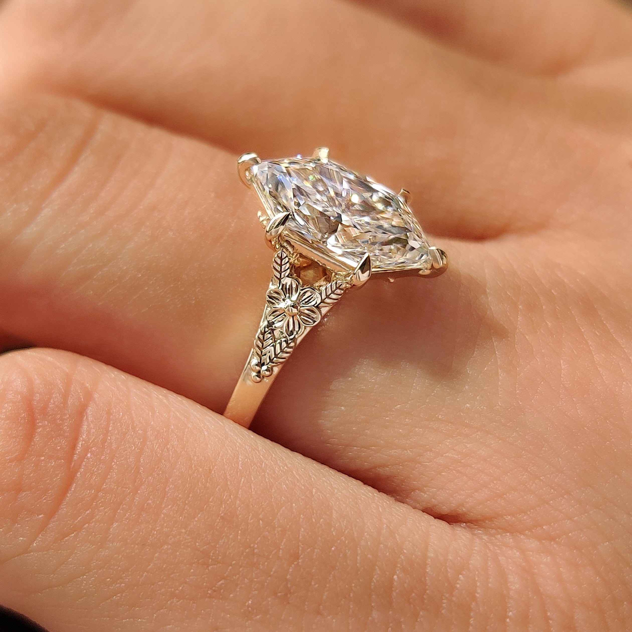 Vintage inspired solitaire ring with Dutch marquise diamond
