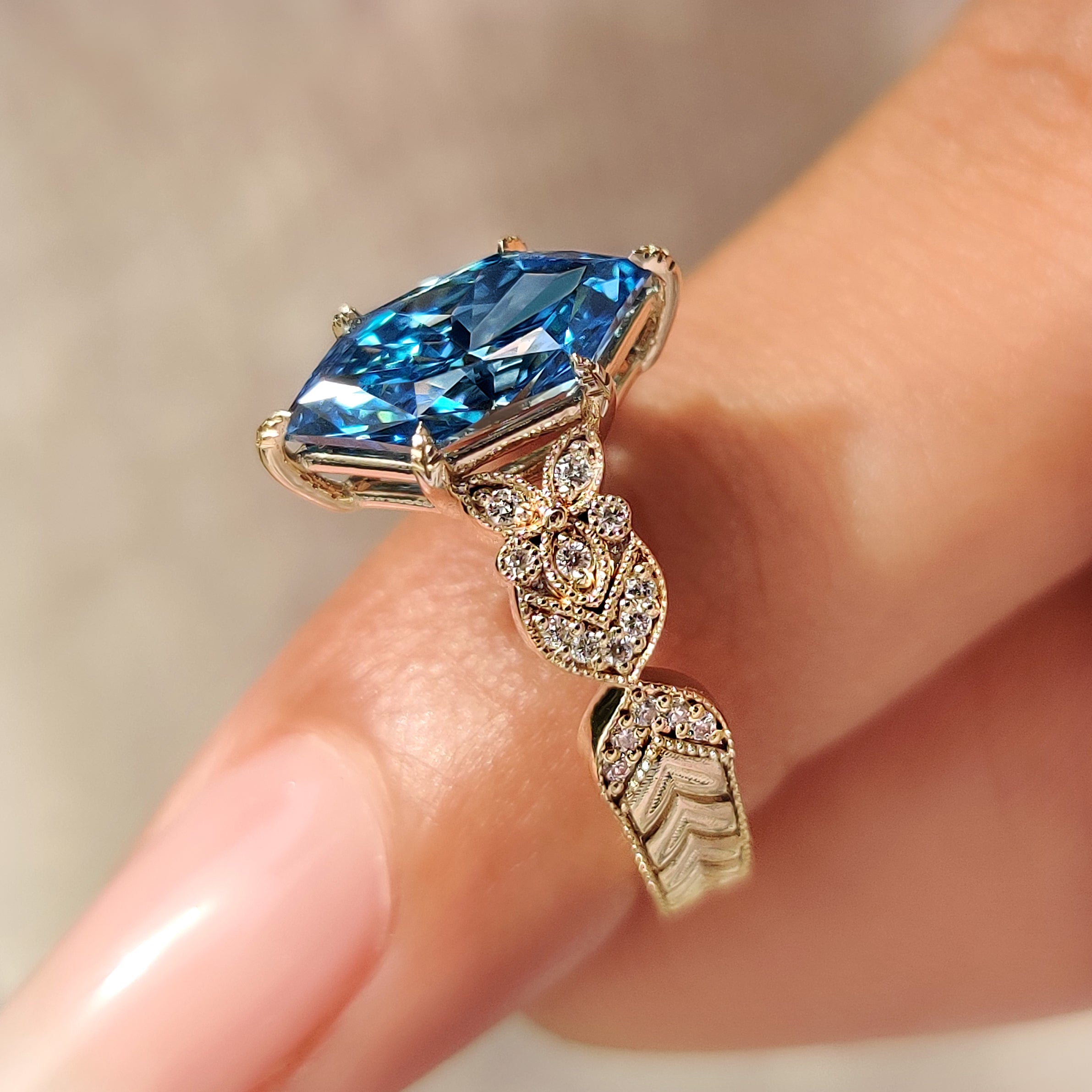 Dutch marquise diamond with round diamond accents
