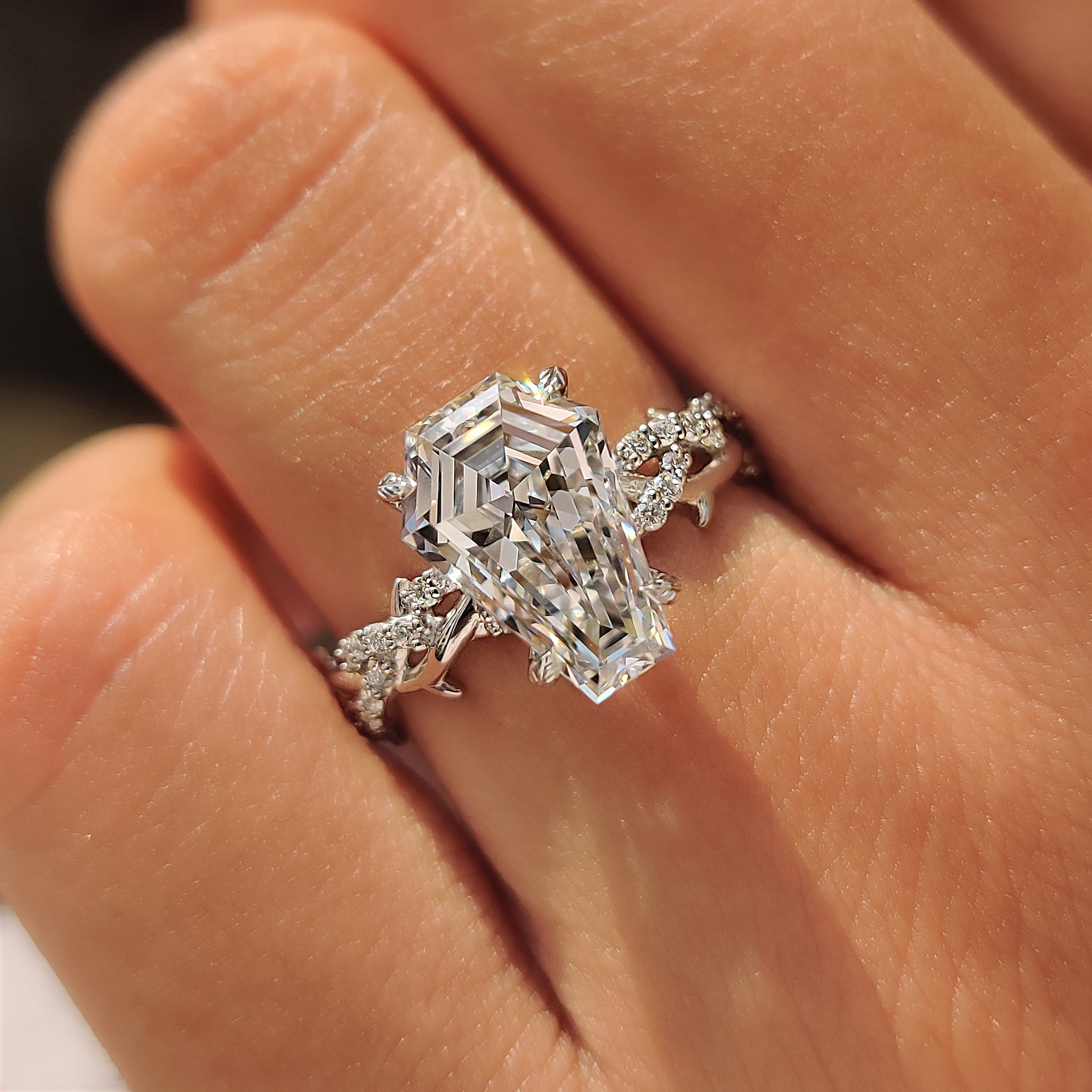 Nature Inspired Coffin Cut Diamond Twisted Thorn Ring