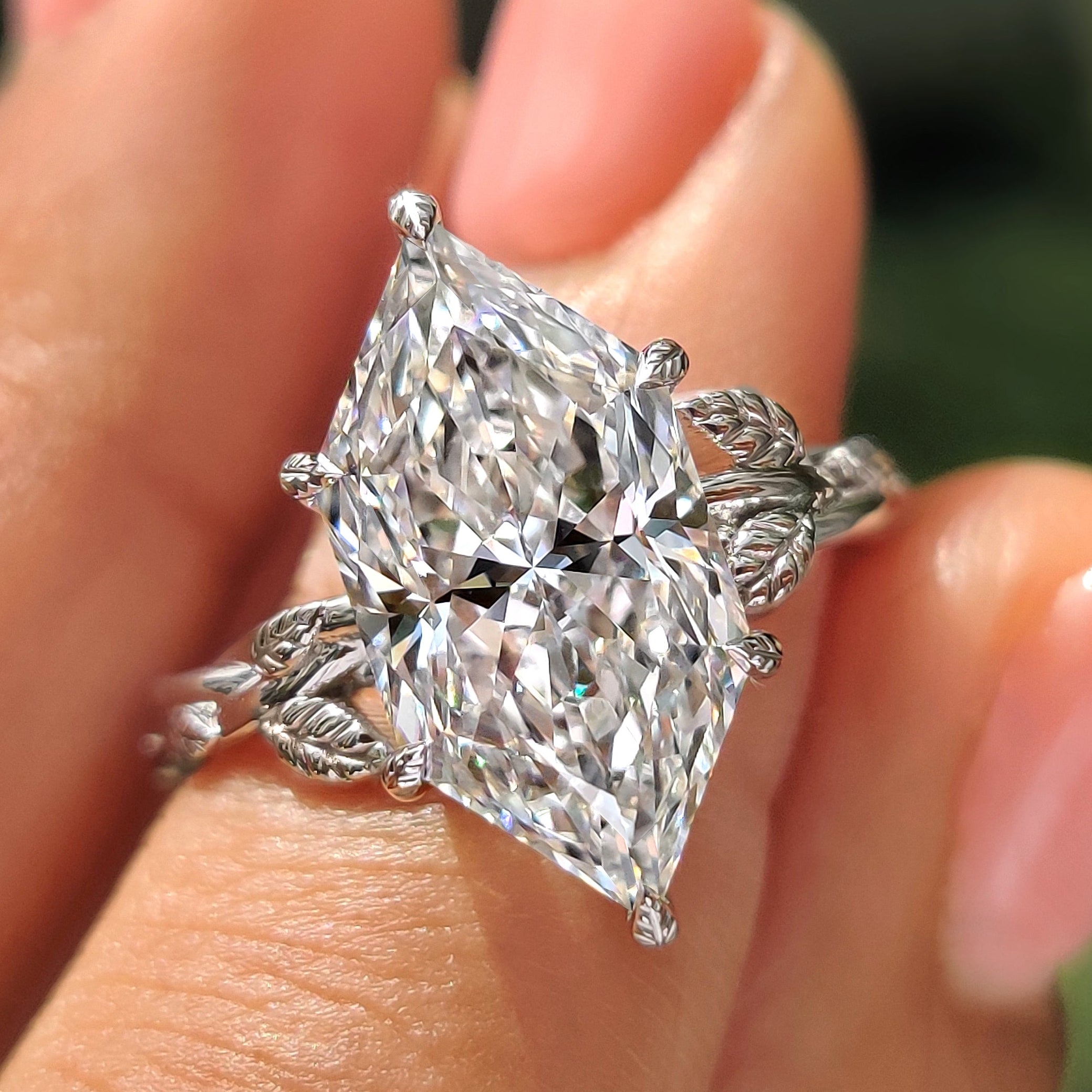 Dutch marquise ring with 5 carat center diamond
