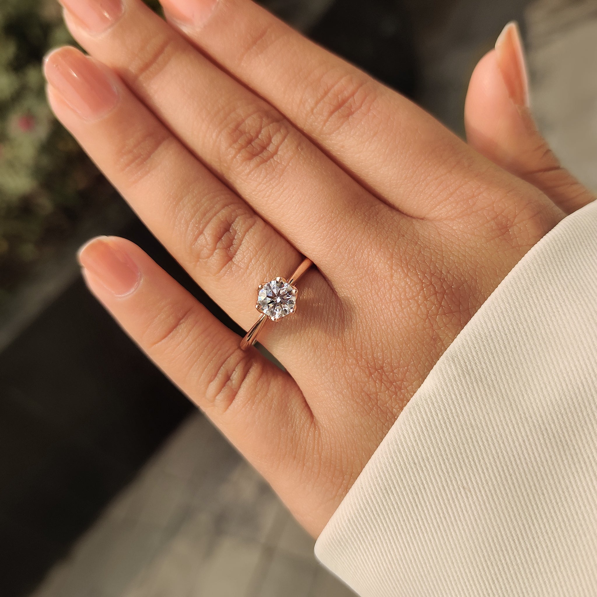 Sapphire accent round diamond ring solitaire.
