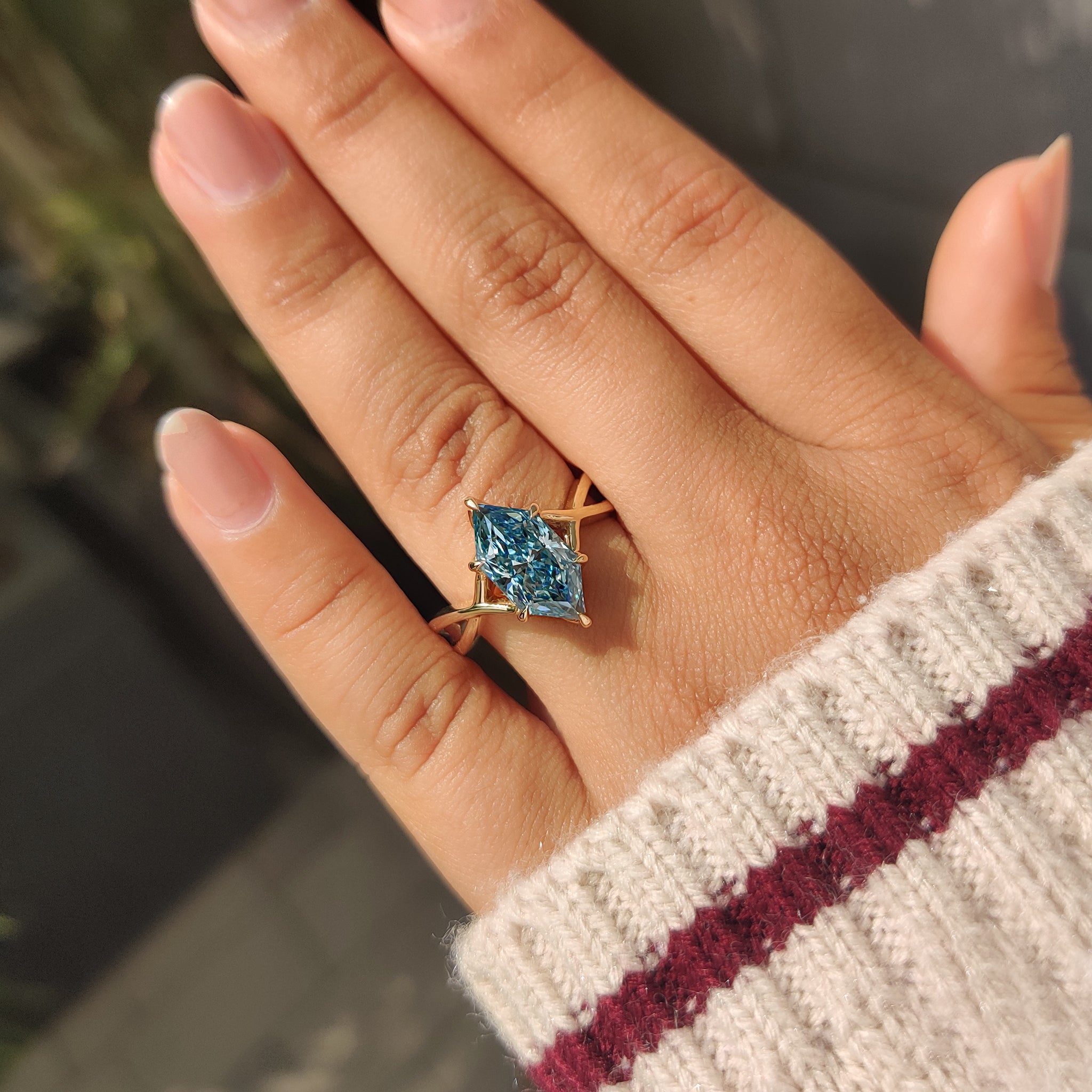 Dutch marquise ring with tulip setting and round diamonds
