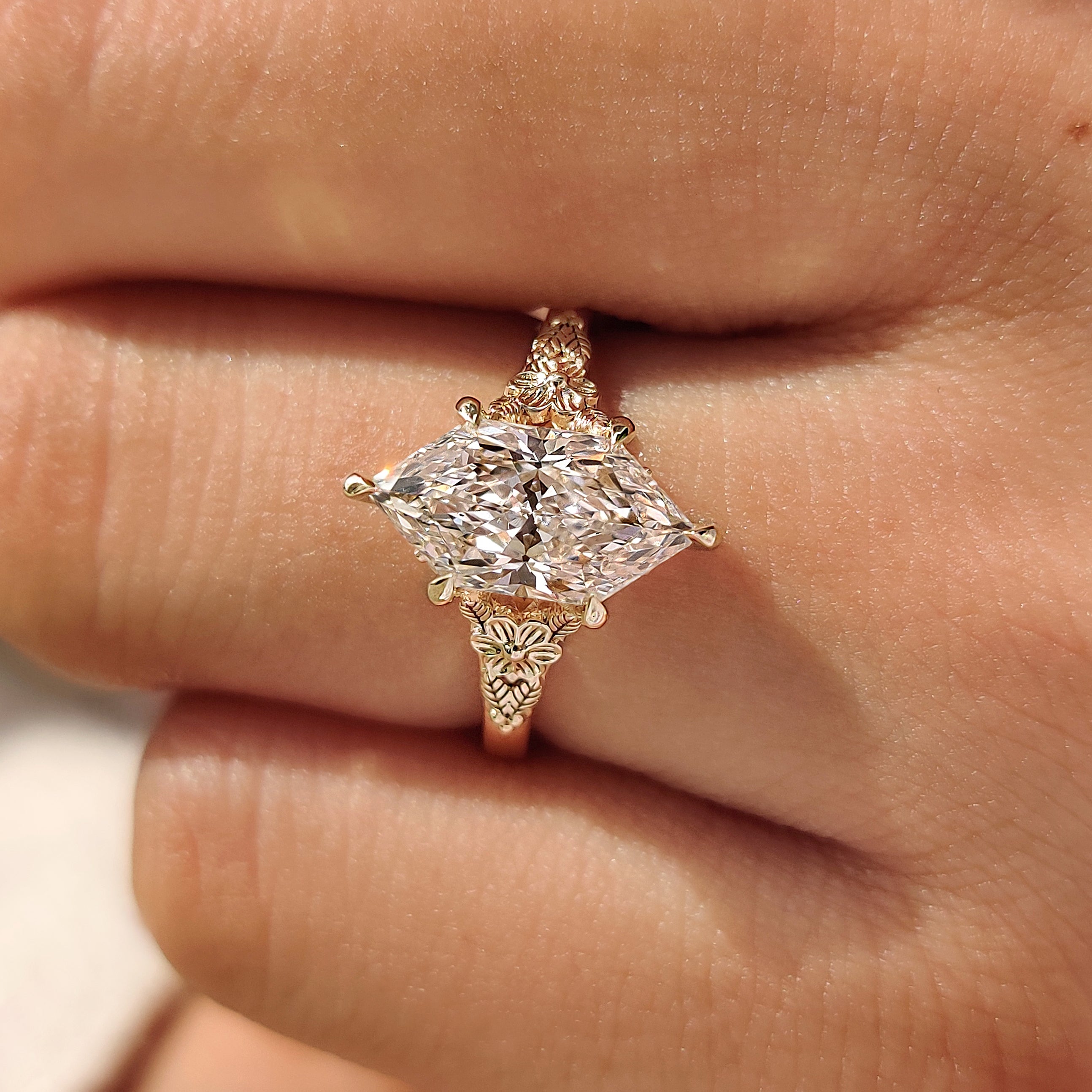 Floral Dutch marquise diamond ring

