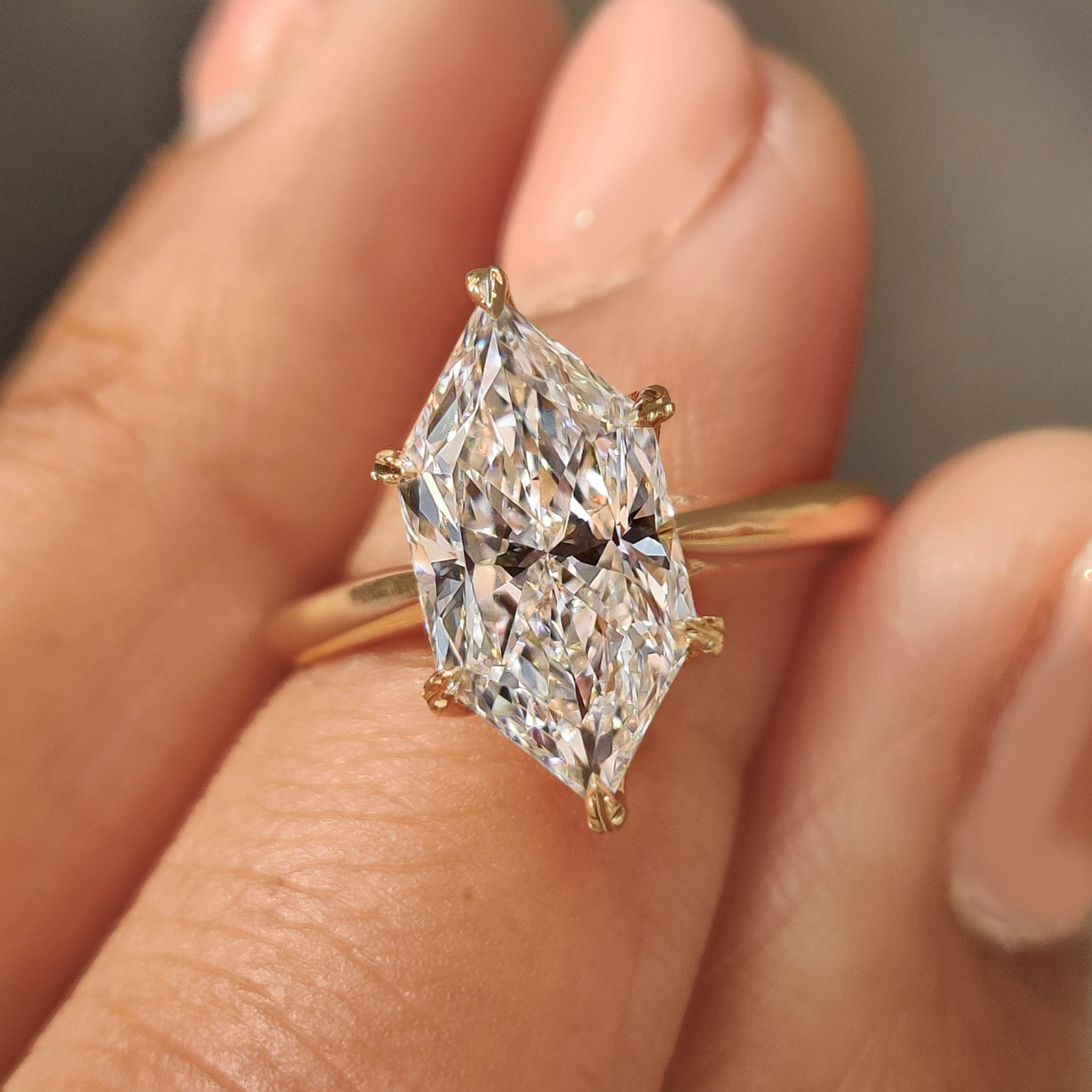 Handmade dutch marquise ring with tapered shank design.
