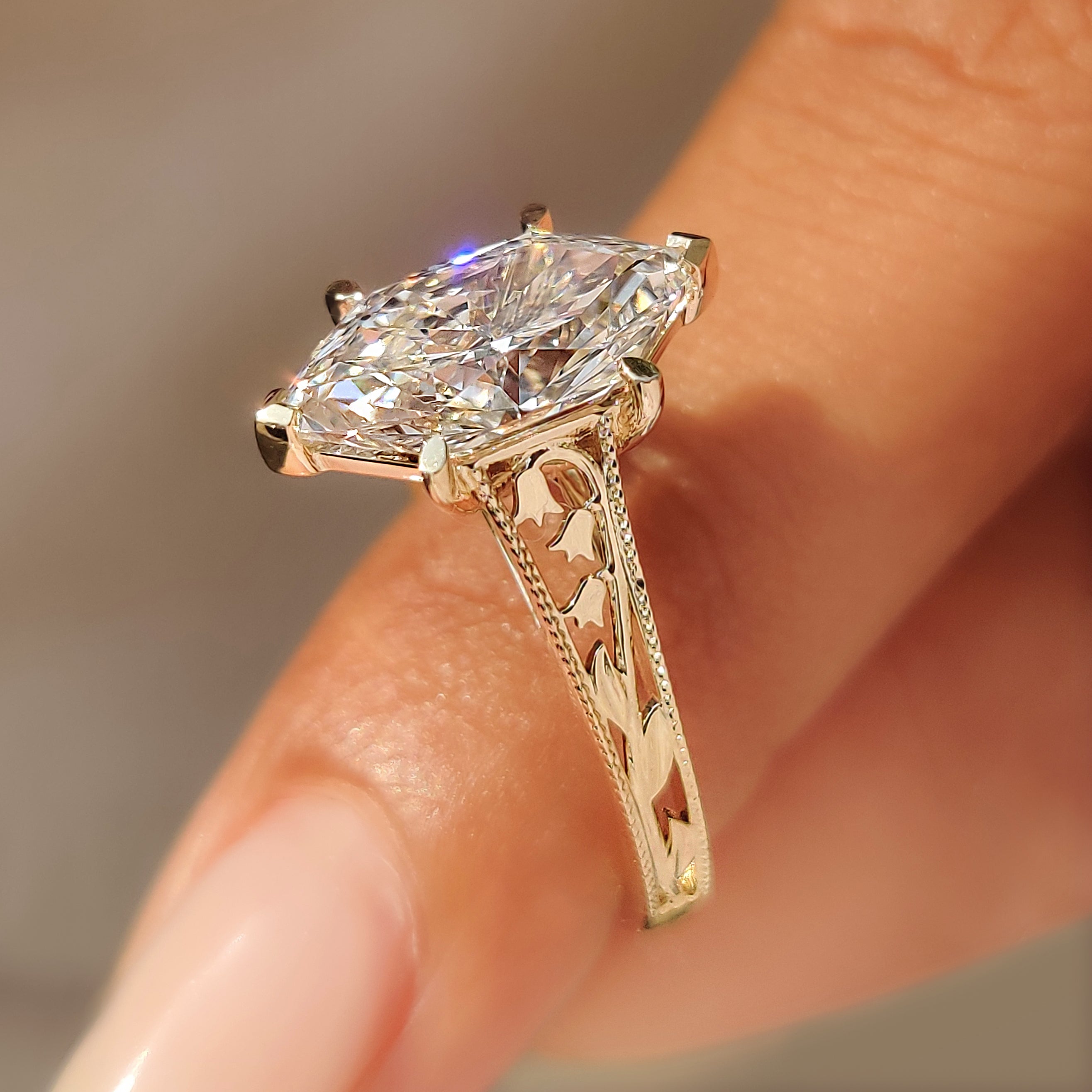 Handmade Dutch marquise solitaire ring by Carat Diamonds.
