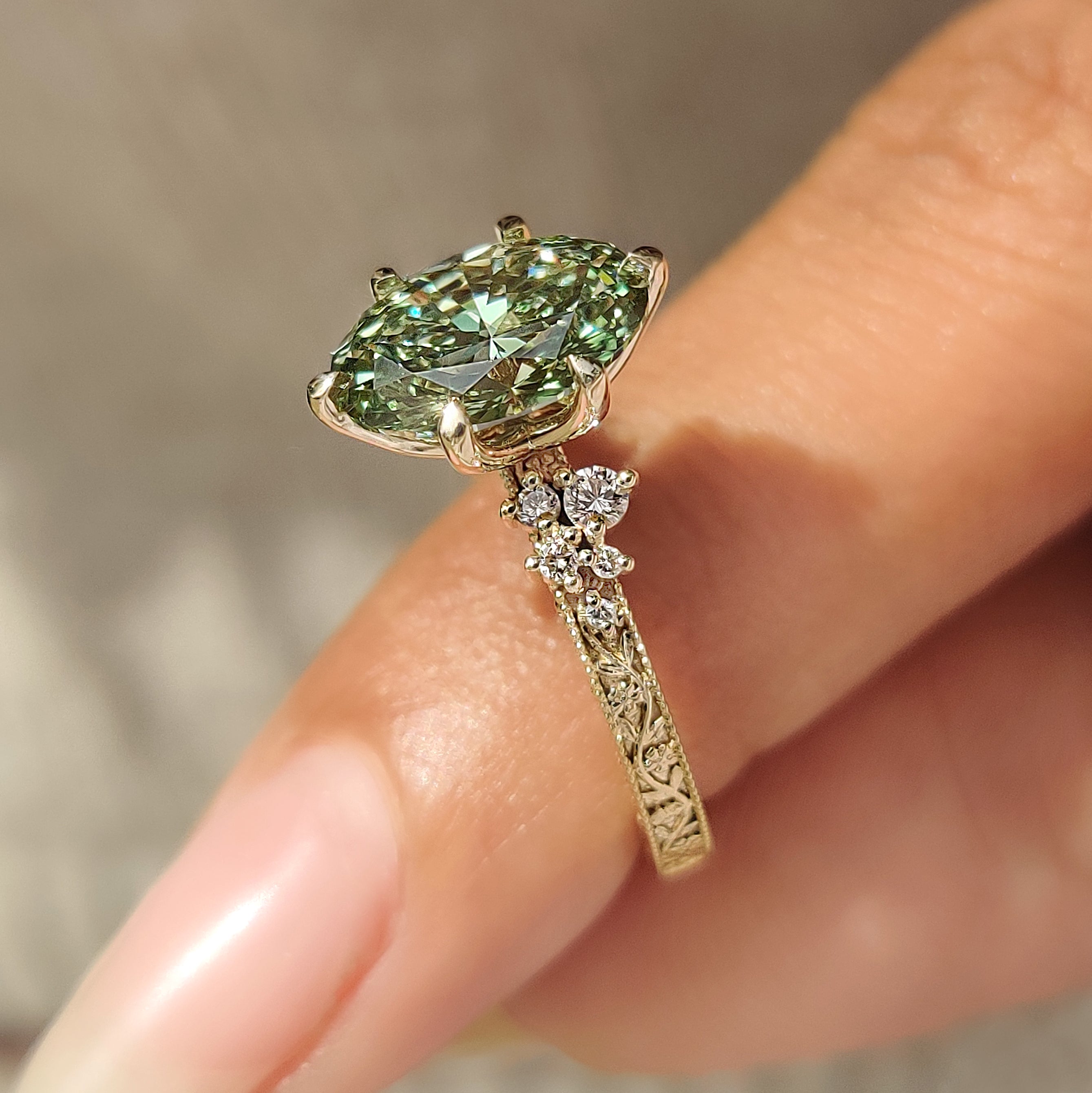 Floral engraved band with vintage inspired details
