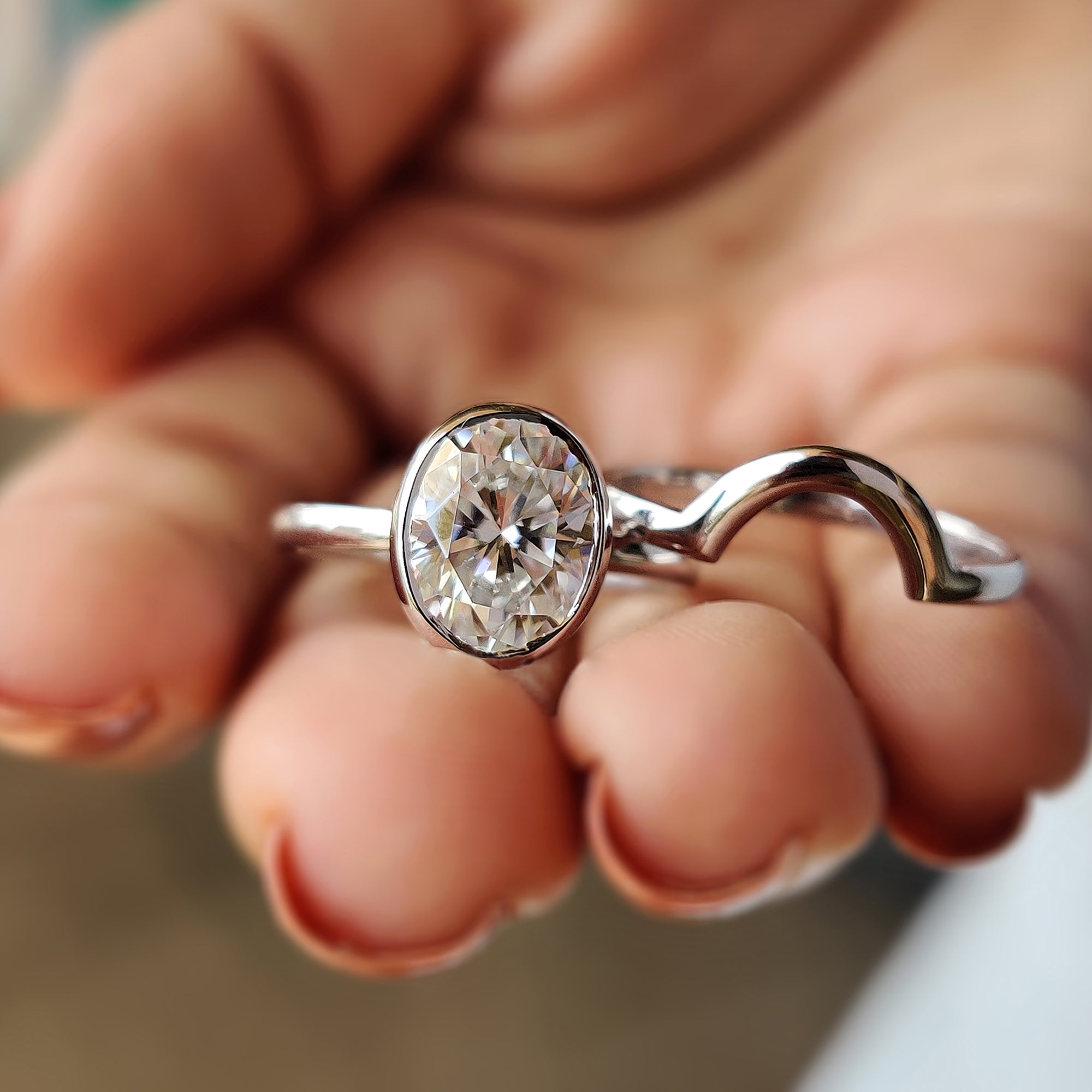 White Gold ring With Band