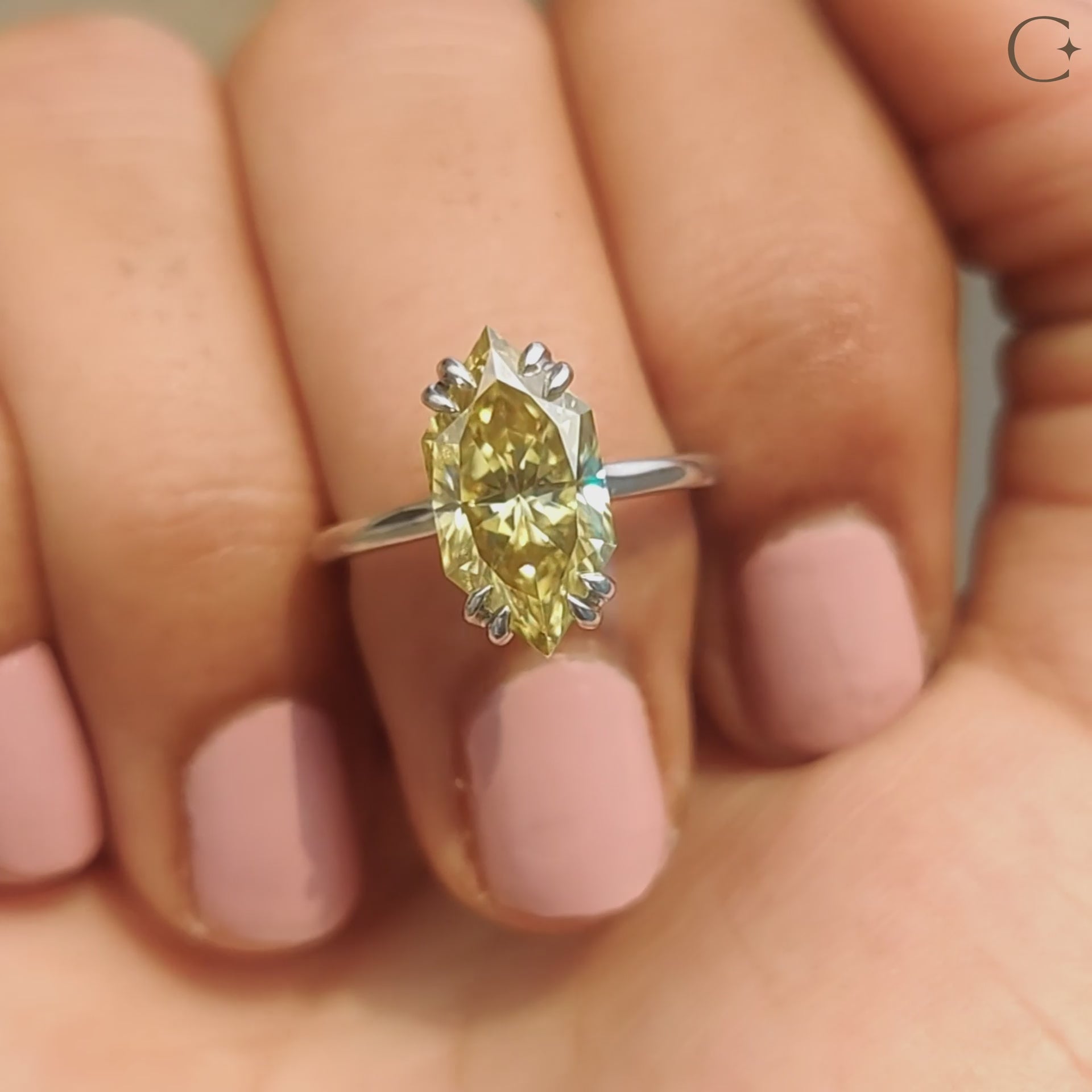 Classic Dutch Marquise ring for an elegant proposal.