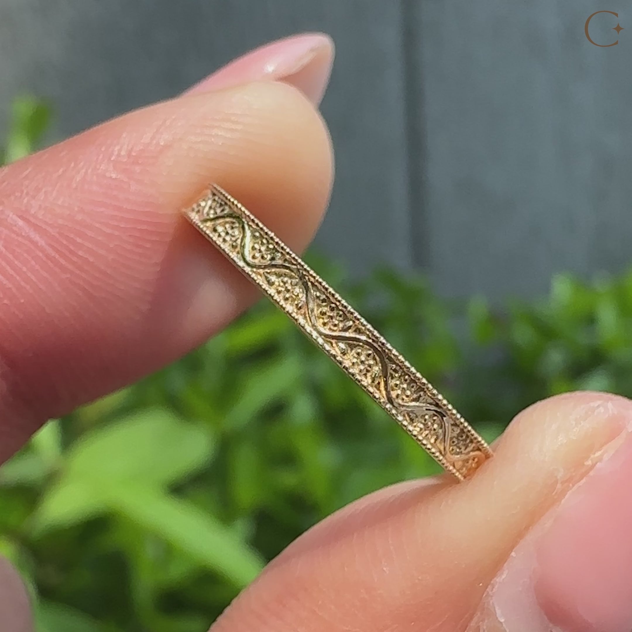 Vintage style wedding band with milgrain edges.
