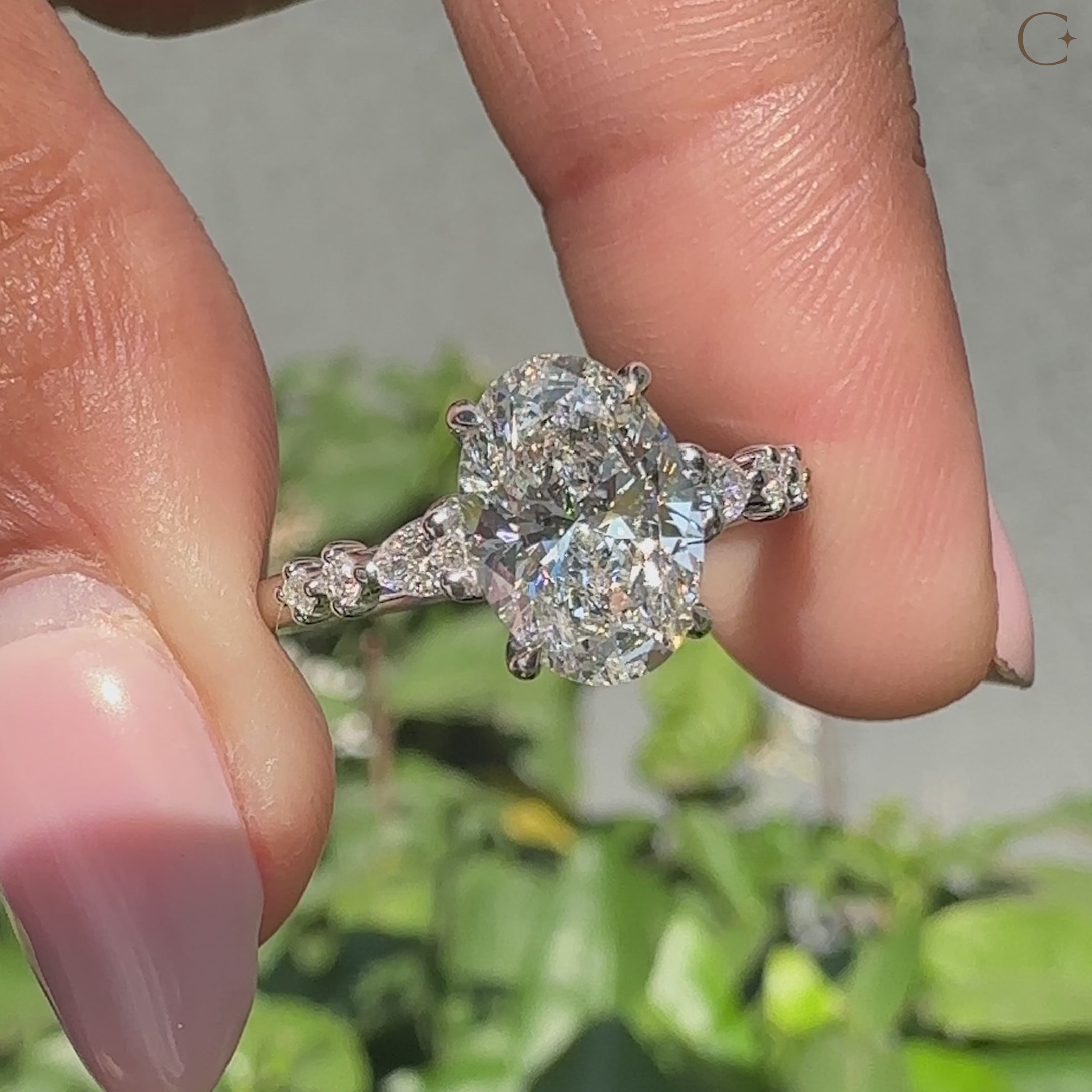 Seven stone diamond ring in white gold
