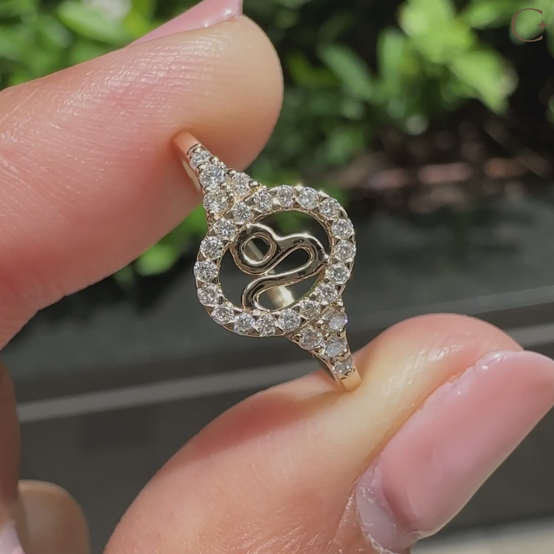 Handmade Leo engagement ring featuring astrology design and IGI certified diamond.
