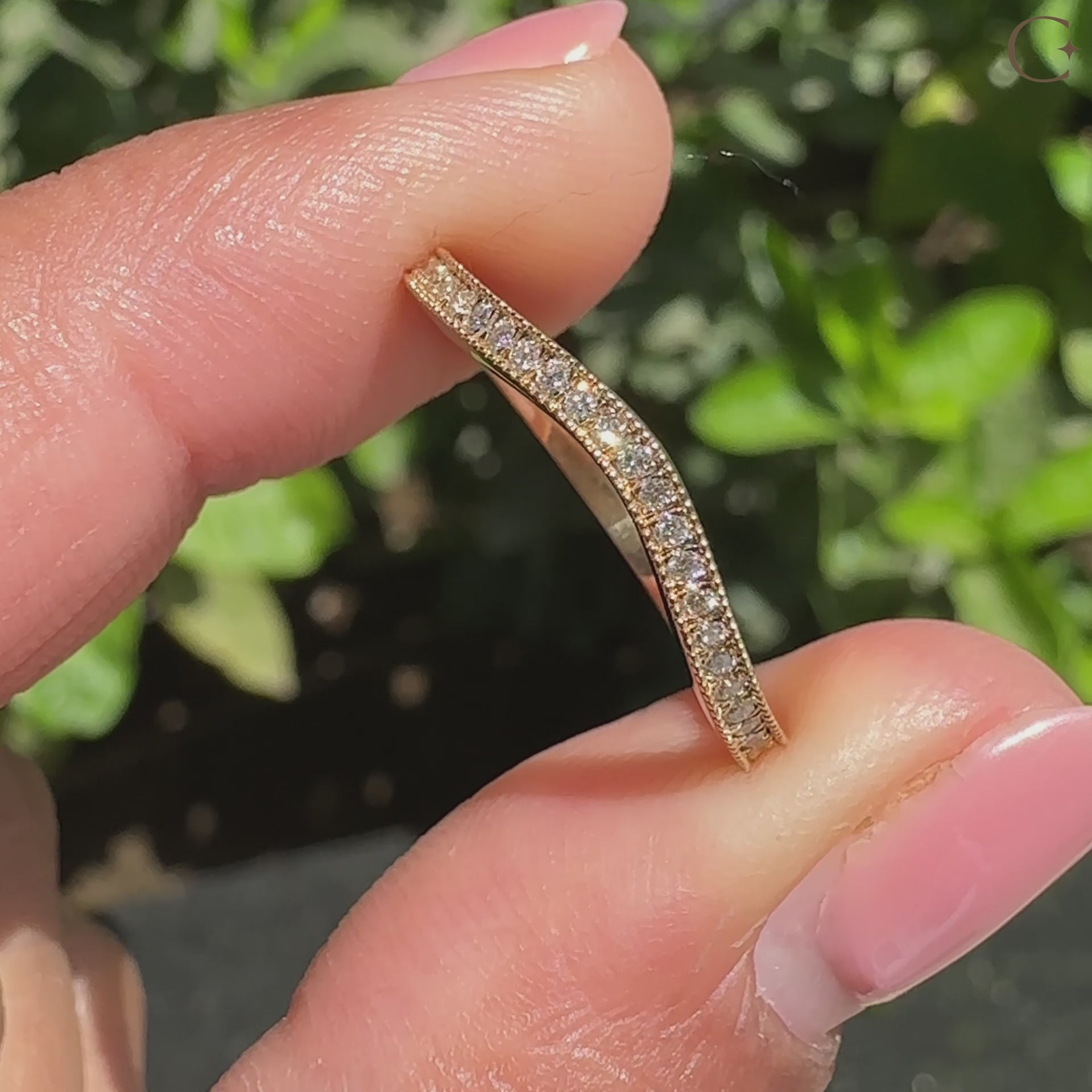 Round Diamond Curved Wedding Ring With Milgrain style