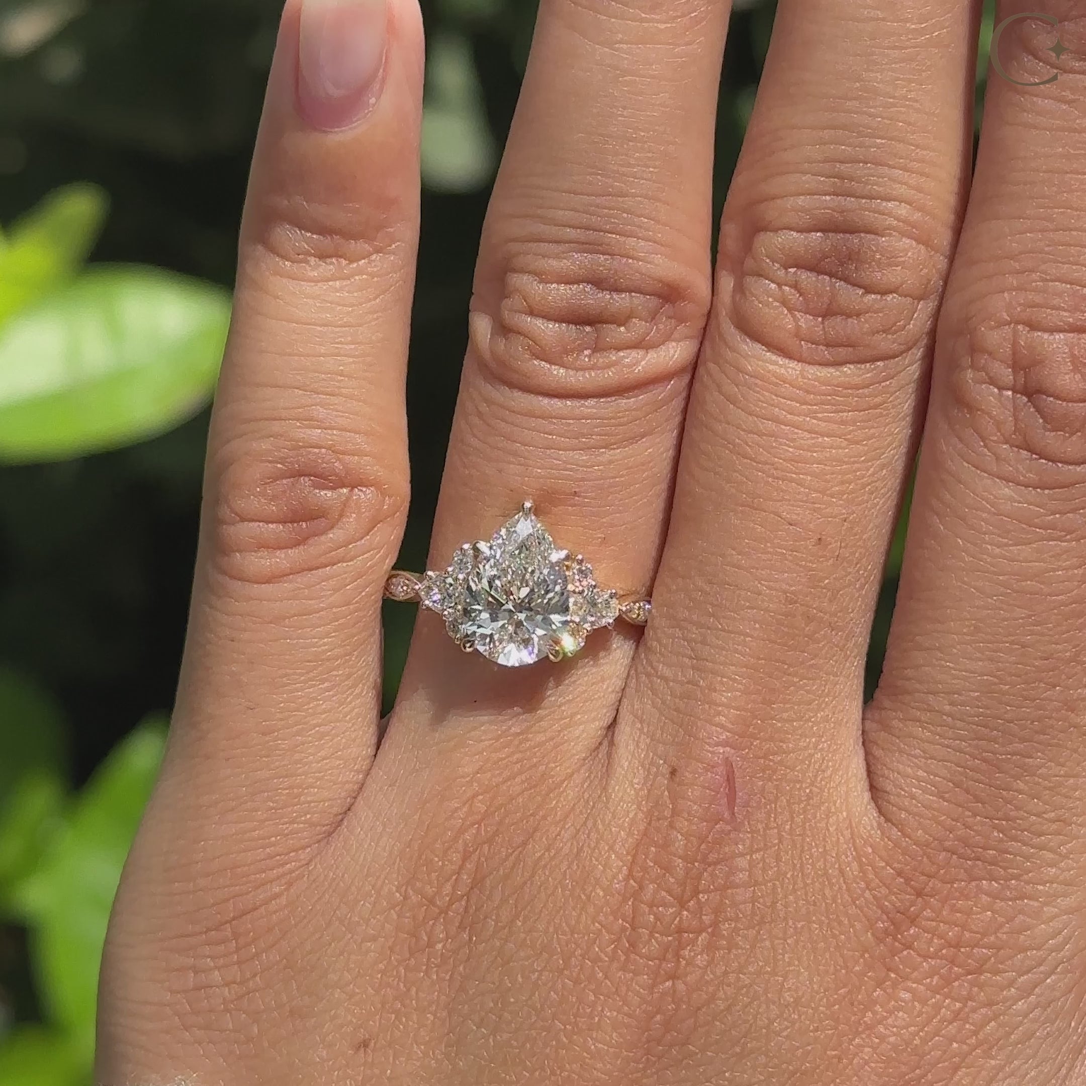 Vintage pear diamond ring with muse setting style.
