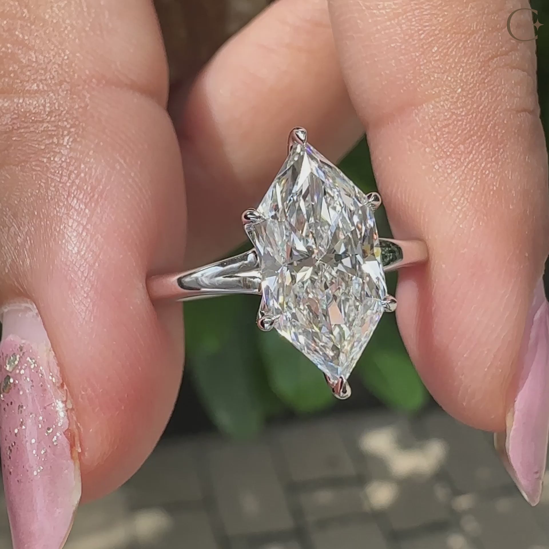 Tapered shank ring with 6 claw prong setting.
